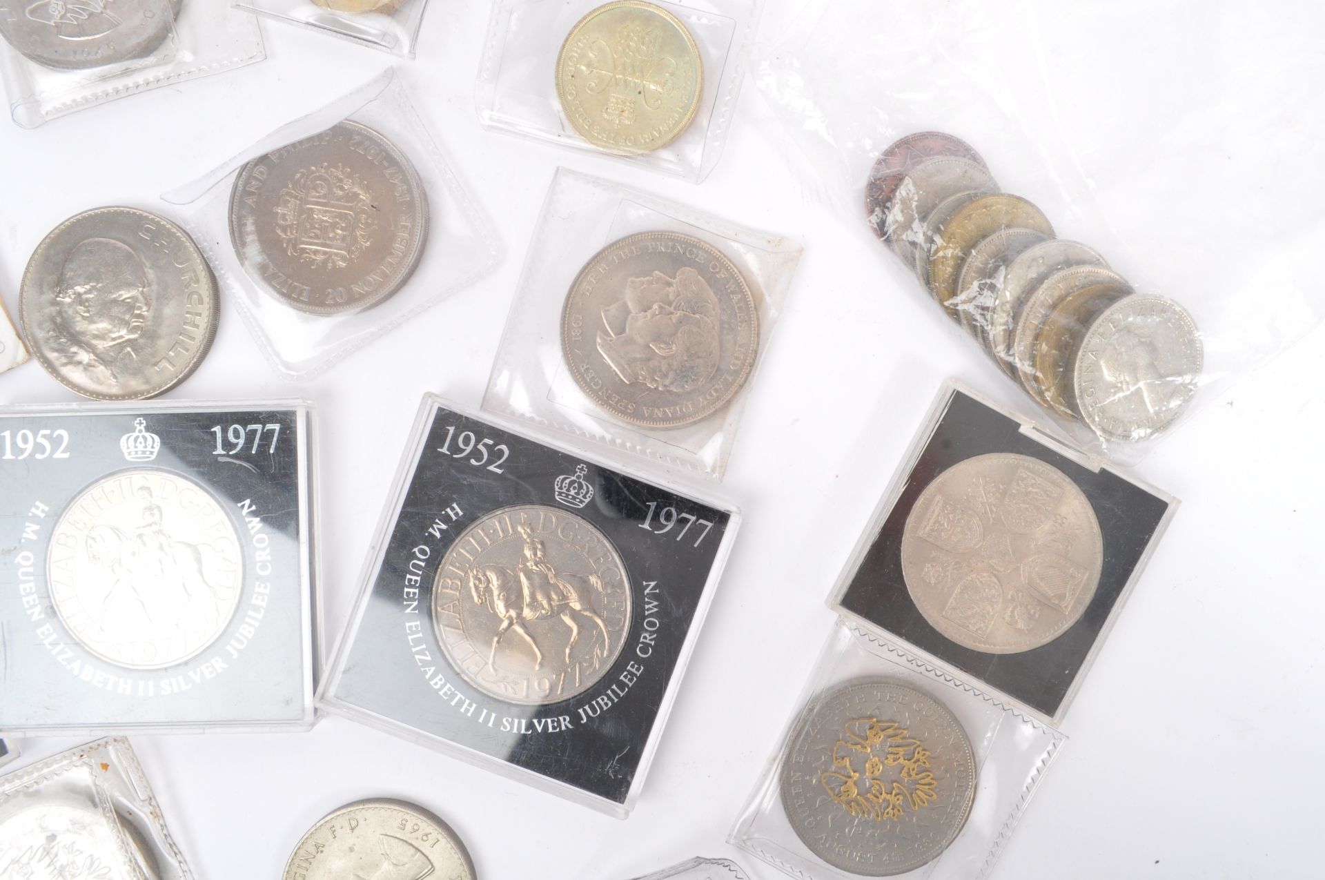 COLLECTION OF LATE 20TH CENTURY UK CROWNS AND COINS - Image 4 of 4