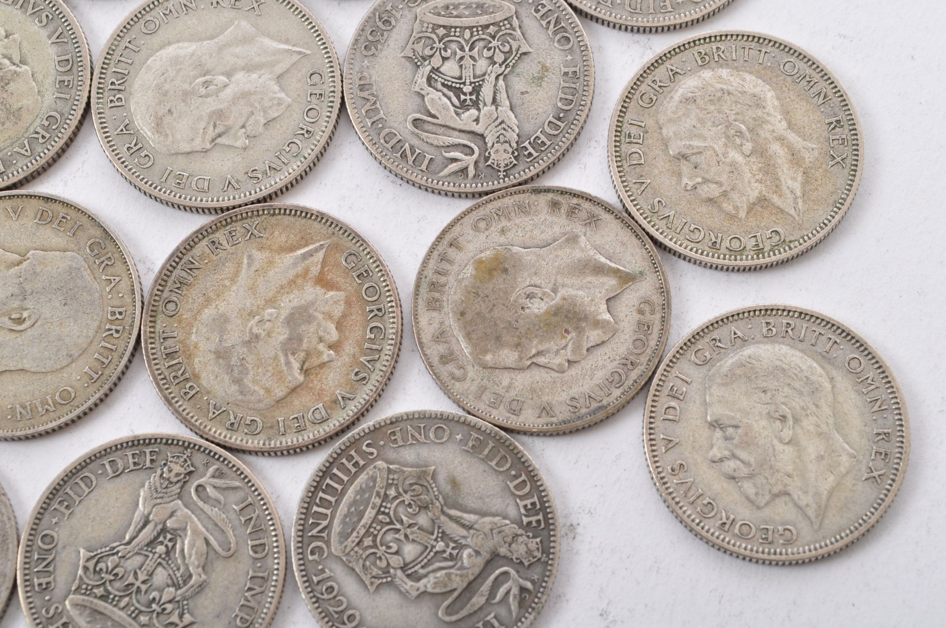 THIRTY PRE 1947 .500 SILVER GEORGE V SHILLINGS - Image 6 of 7