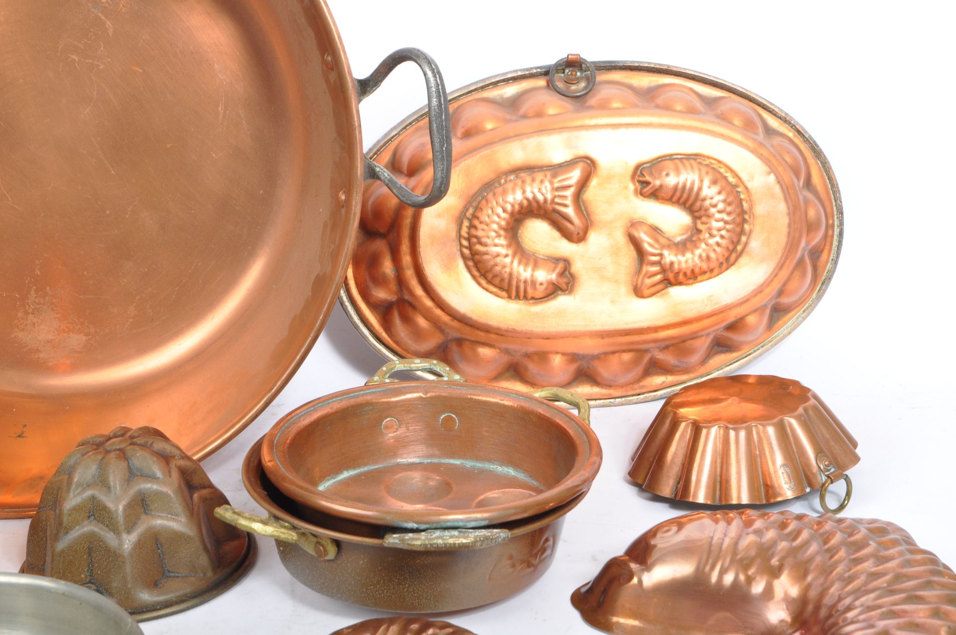 COLLECTION OF EARLY 20TH CENTURY COPPER & BRASS ITEMS - Image 5 of 7