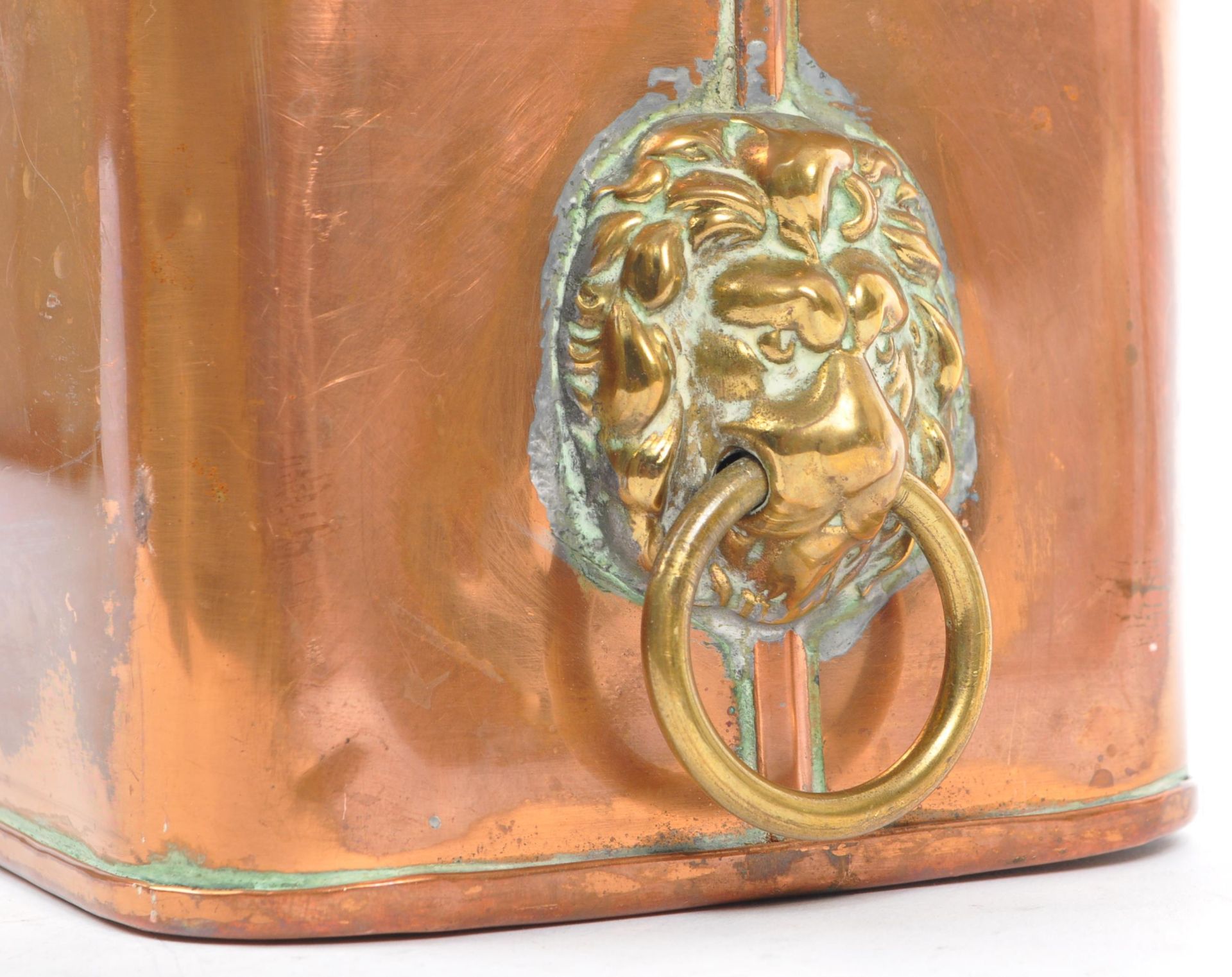 19TH CENTURY COPPER LIONS HEAD PLANTER - Bild 5 aus 6