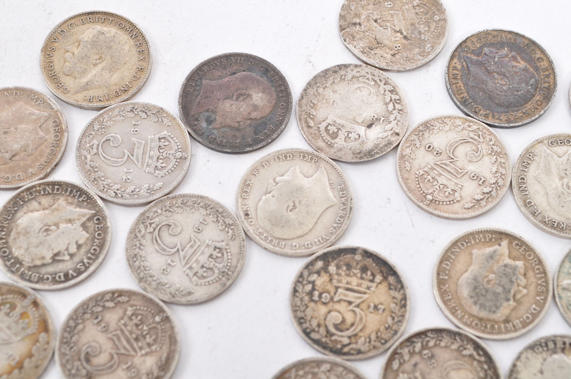 COLLECTION OF 19TH AND 20TH CENTURY SILVER THREE PENCE COINS - Image 5 of 8