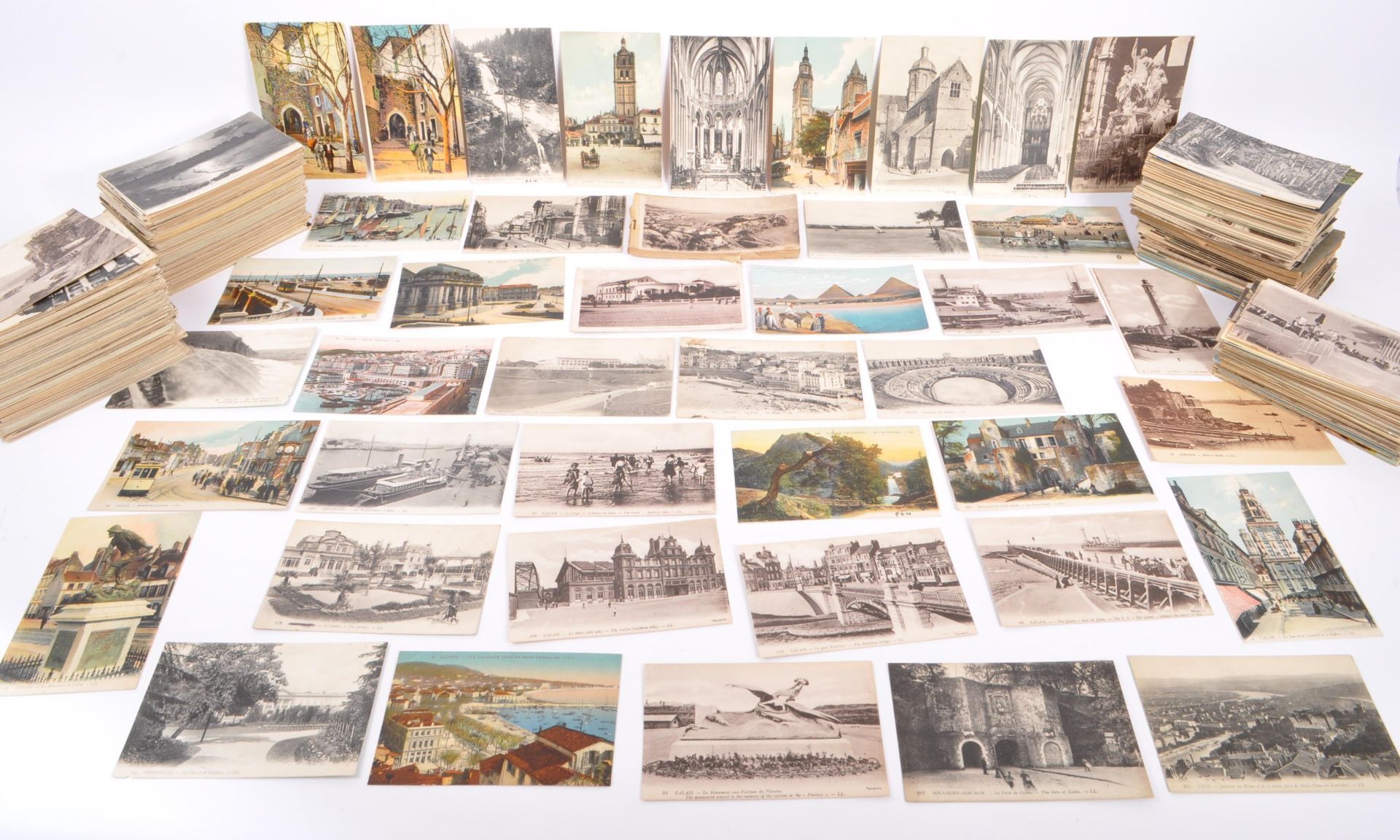 EARLY 20TH CENTURY 1930S POSTCARD COLLECTION BY LEON & LEVY