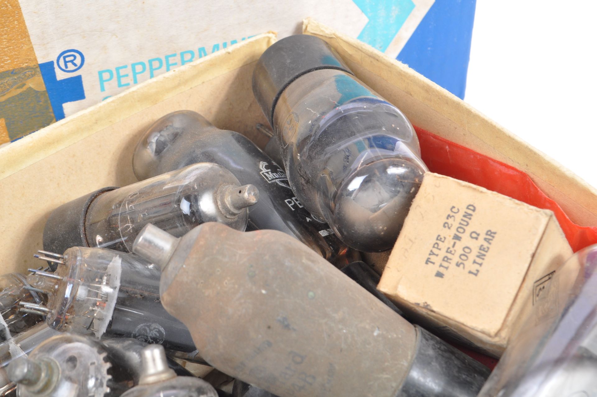 COLLECTION OF 20TH CENTURY RADIO VALVES - Image 3 of 8