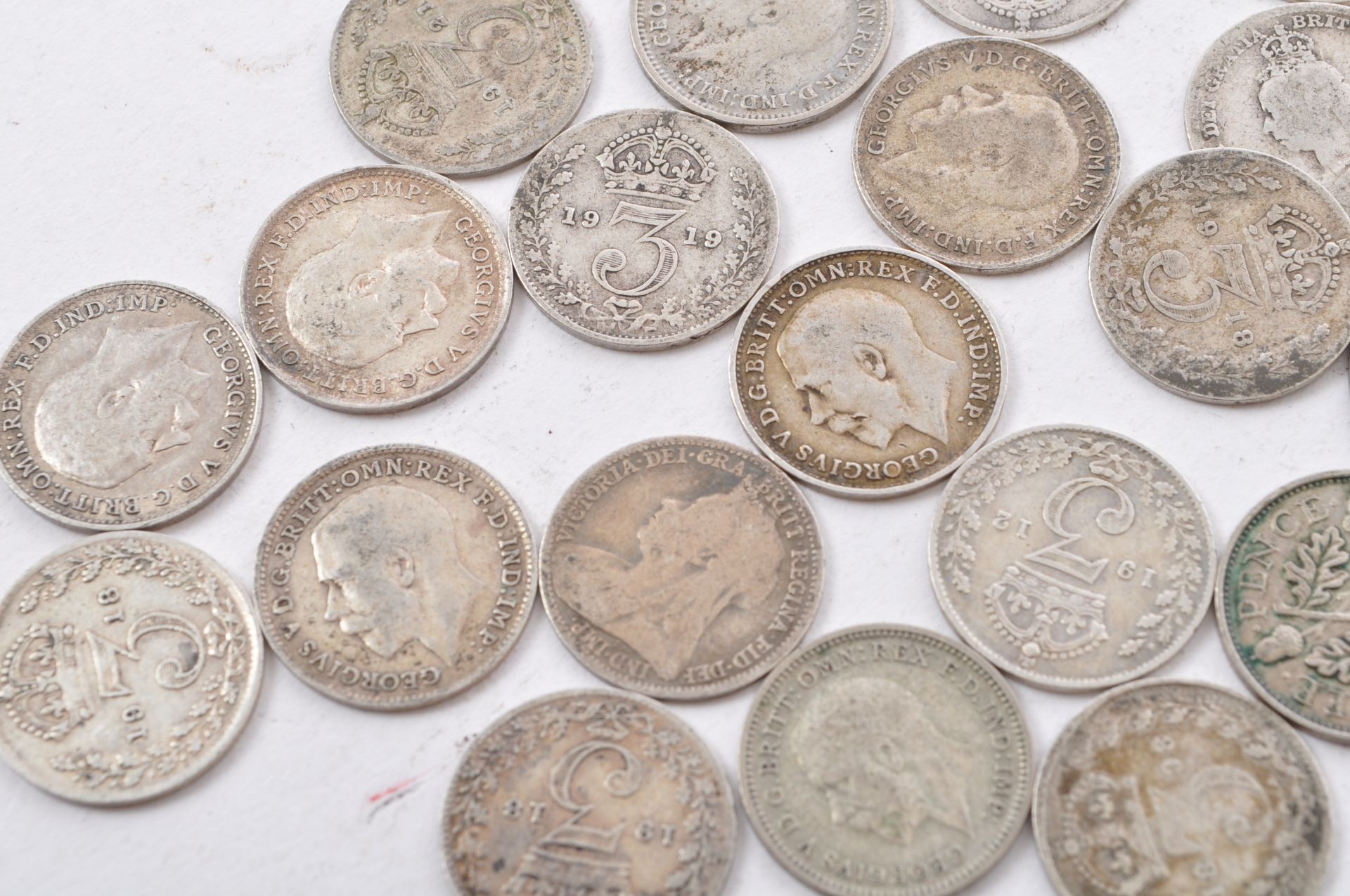 COLLECTION OF 19TH AND 20TH CENTURY SILVER THREE PENCE COINS - Image 4 of 9