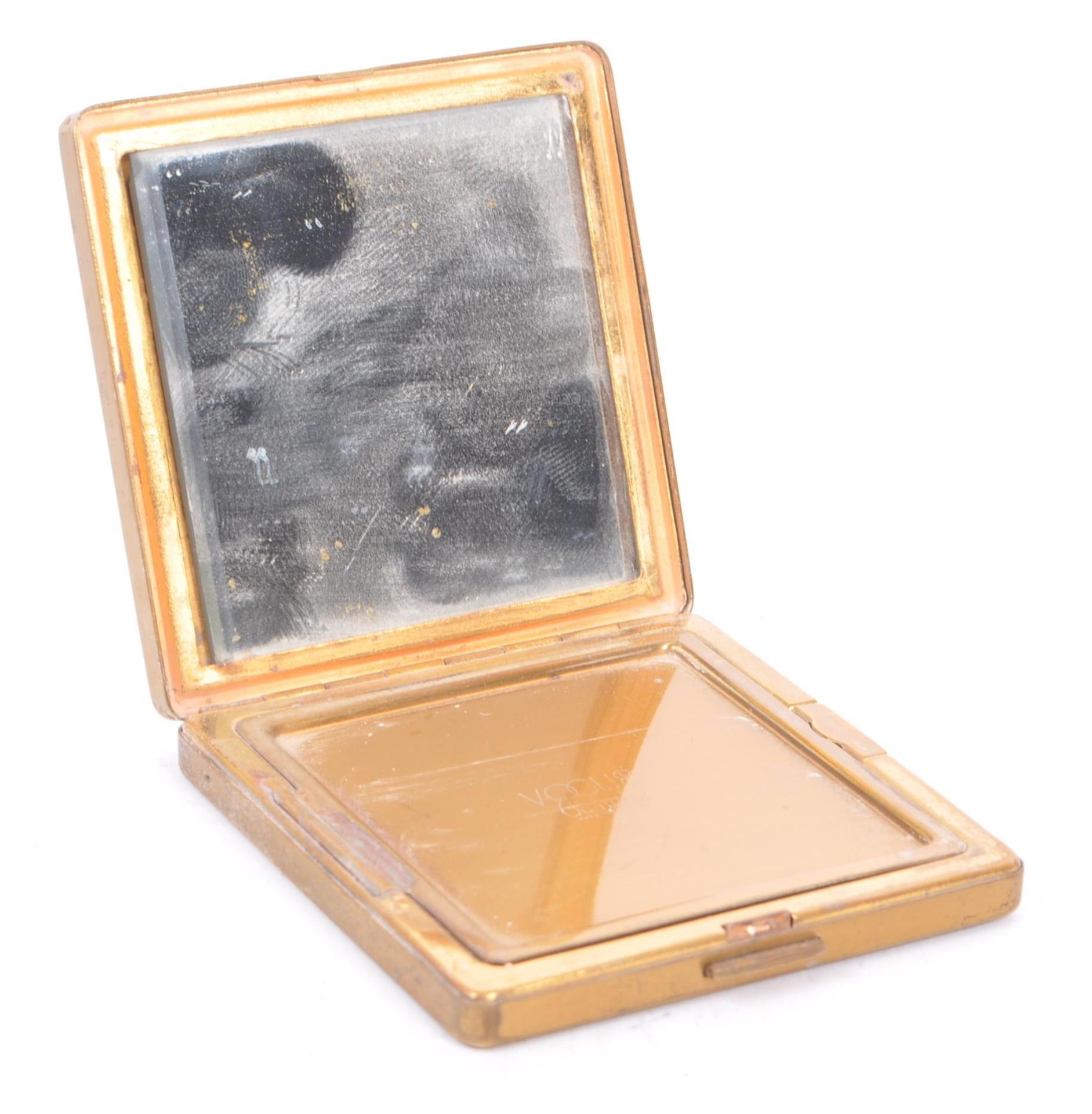 COLLECTION OF 20TH CENTURY VINTAGE VANITY COMPACTS - Image 9 of 10