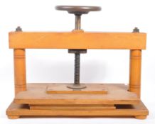 RUSSELL OF HITCHIN MID 20TH CENTURY OAK BOOK PRESS