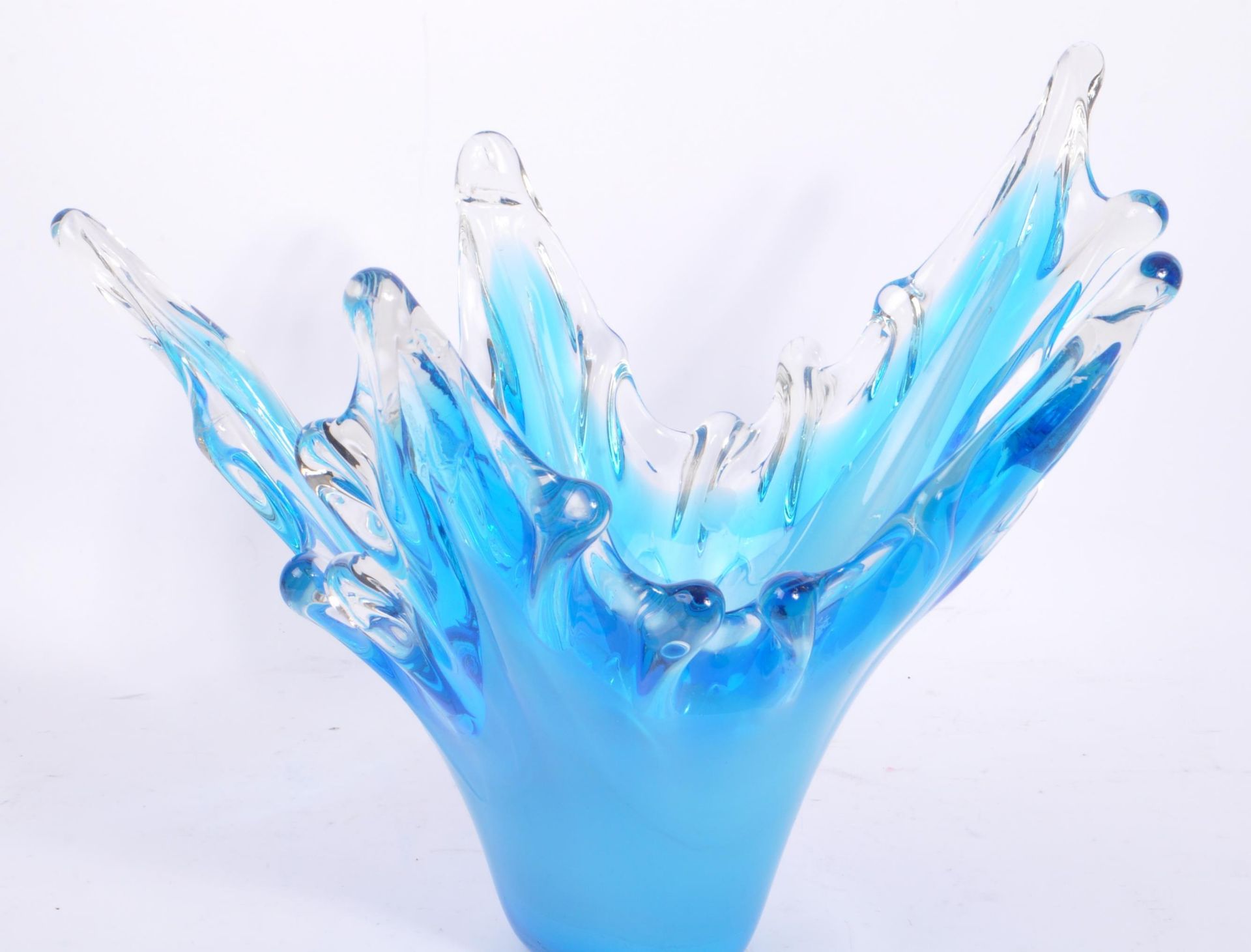 RETRO MID 20TH CENTURY BLUE STUDIO ART GLASS BOWL - Image 2 of 6