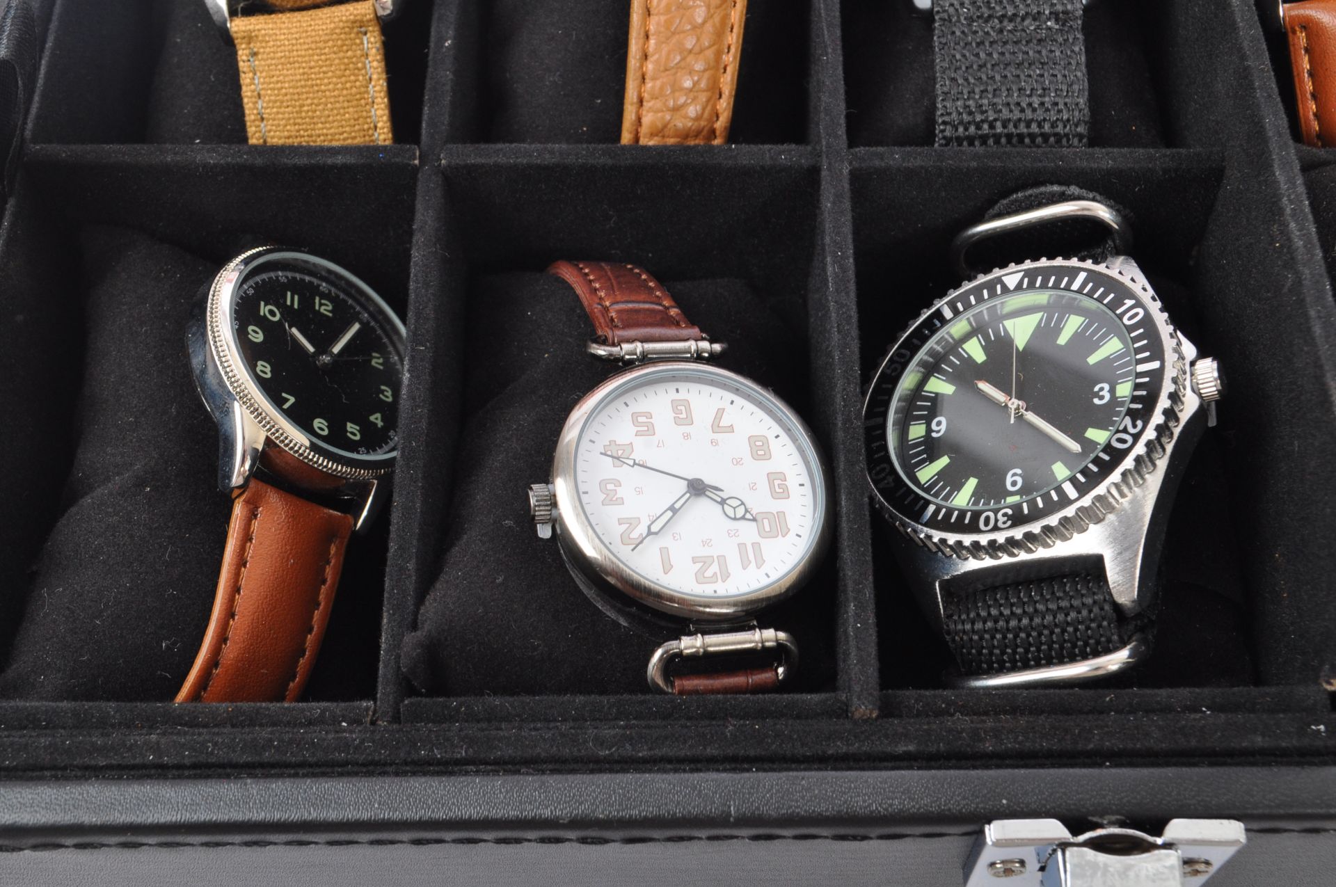 COLLECTION OF MILITARY WATCHES - EAGLEMOSS MAGAZINE COLLECTION - Bild 6 aus 11