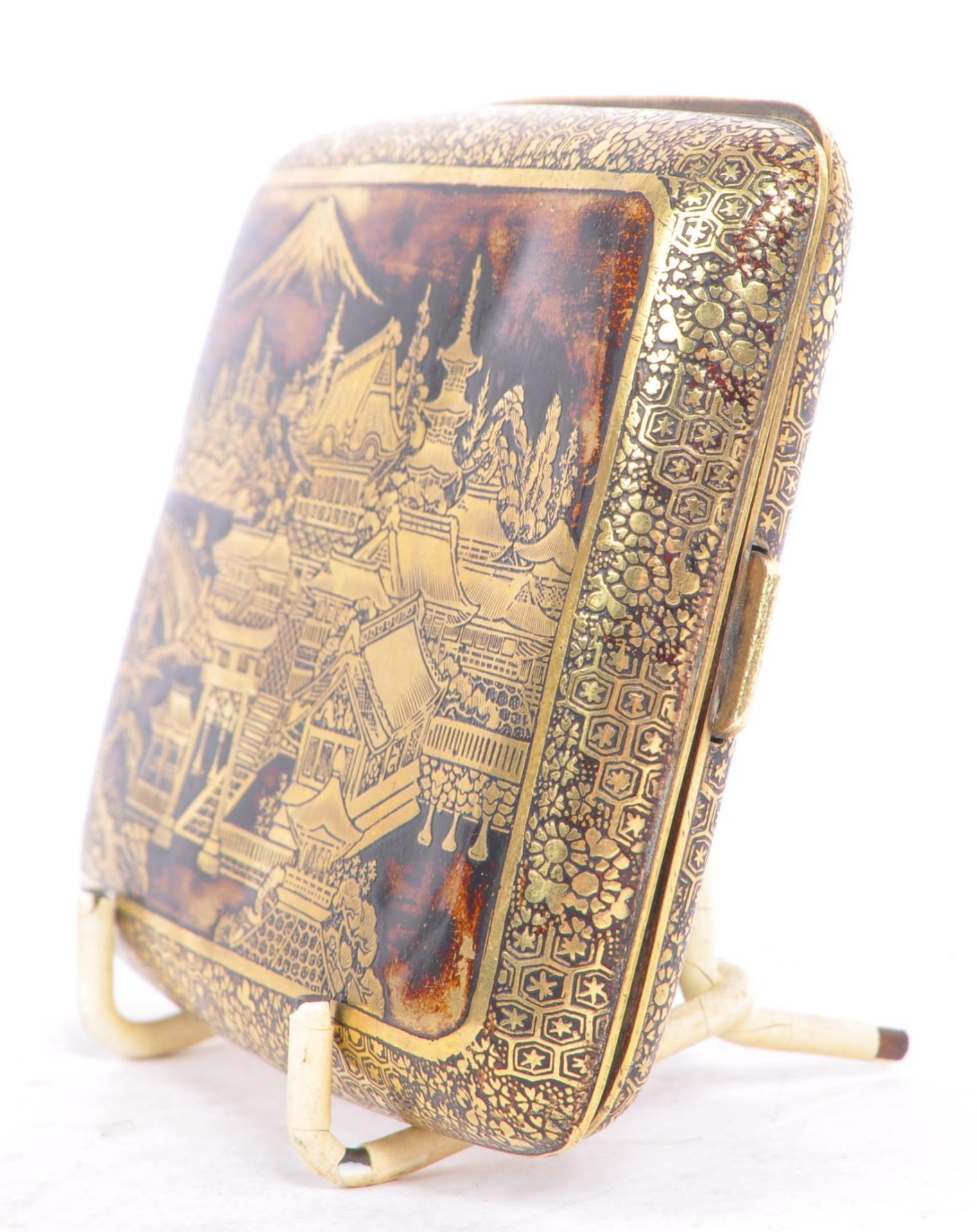 1940S VINTAGE BRASS CHINESE CIGARETTE CASE - Image 3 of 8