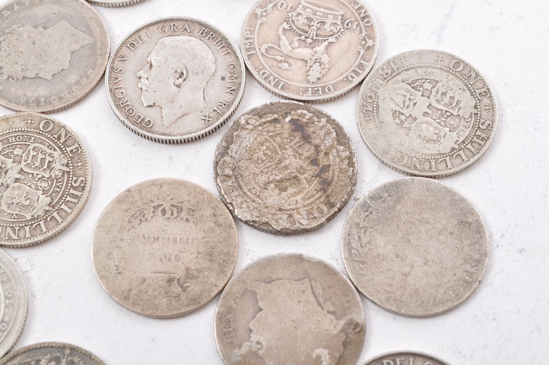 PRE 1920 19TH AND 20TH CENTURY SILVER SHILLINGS - Image 6 of 7