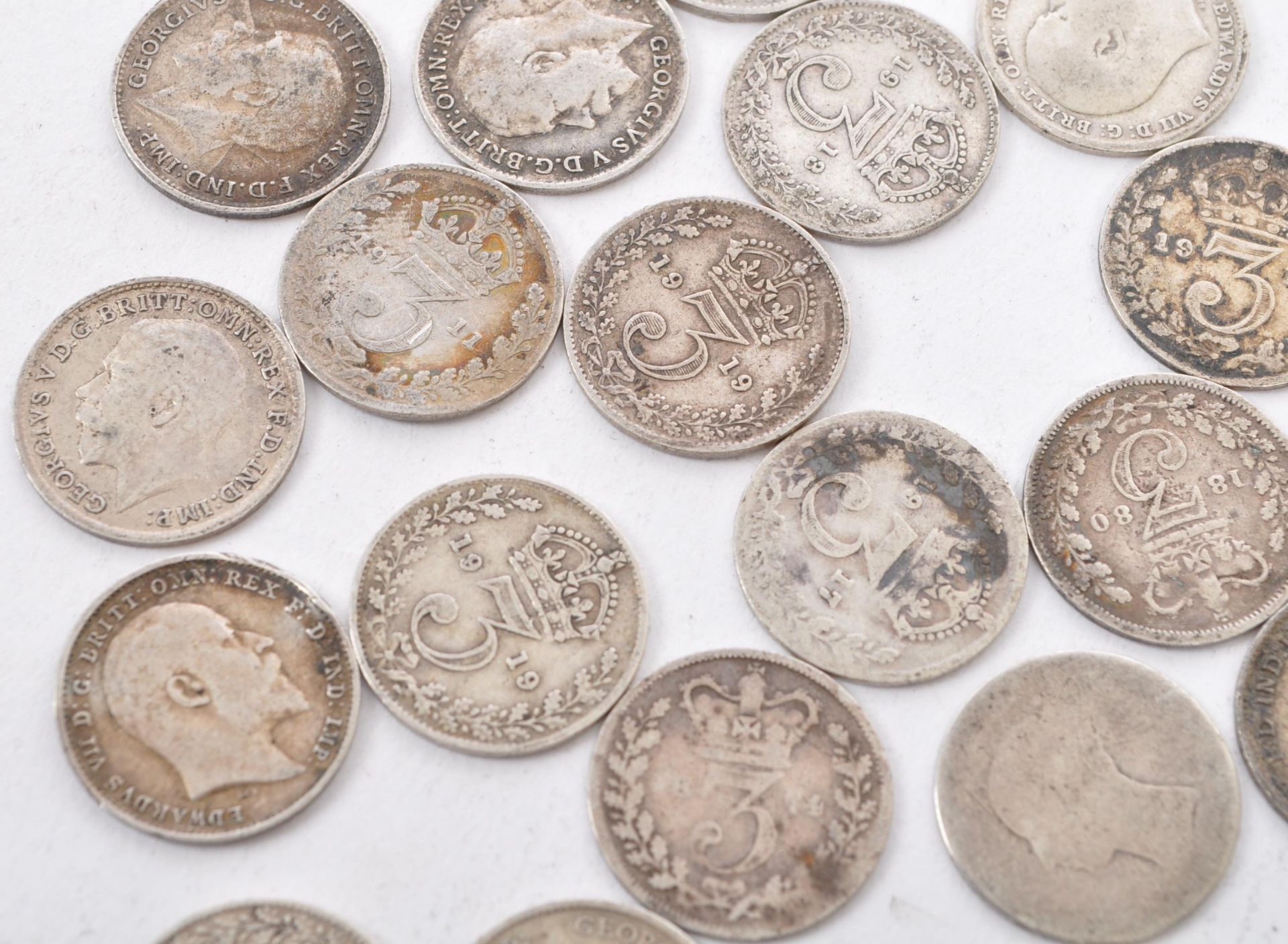 COLLECTION OF 19TH AND 20TH CENTURY SILVER THREE PENCE COINS - Image 4 of 8