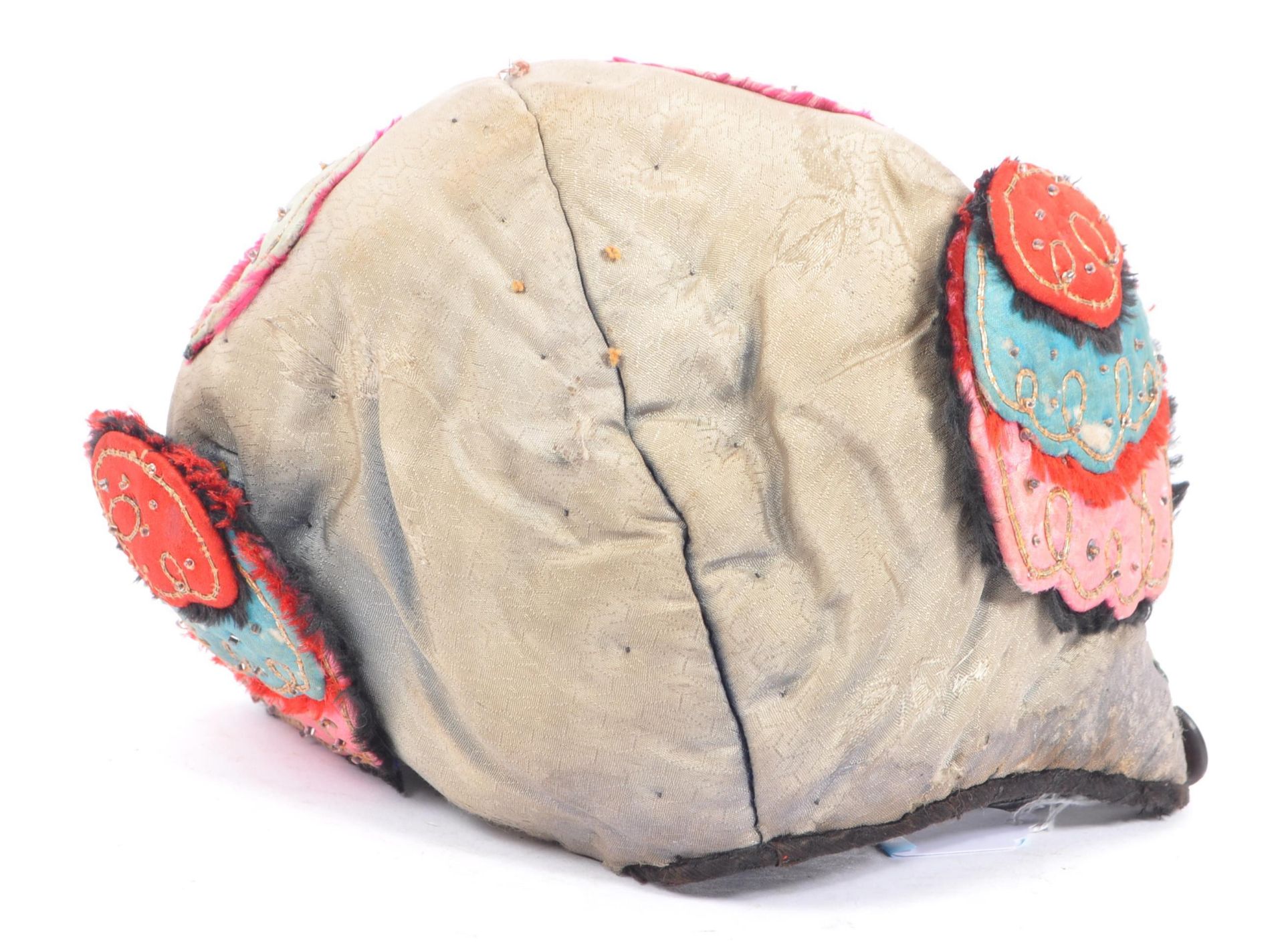 QING DYNASTY SILK EMBROIDERED CHINESE TEXTILE / DEITY HAT - Image 3 of 9
