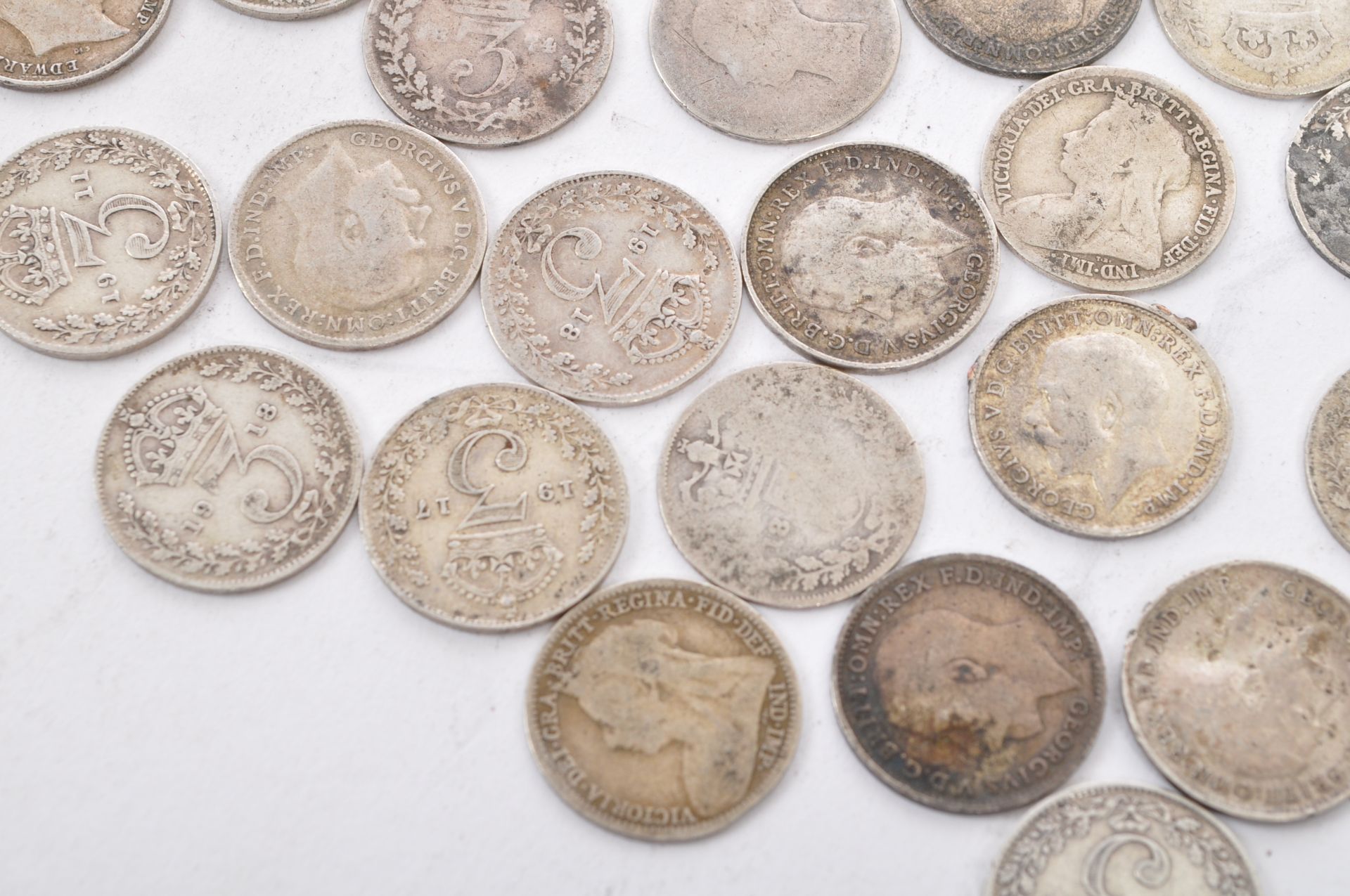 COLLECTION OF 19TH AND 20TH CENTURY SILVER THREE PENCE COINS - Image 3 of 8