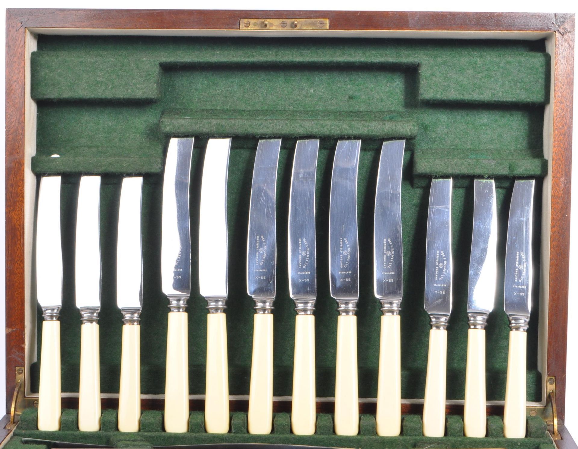 COLLECTION OF GEE & HOLMES STAINLESS STEEL CANTEEN OF CUTLERY - Image 2 of 10