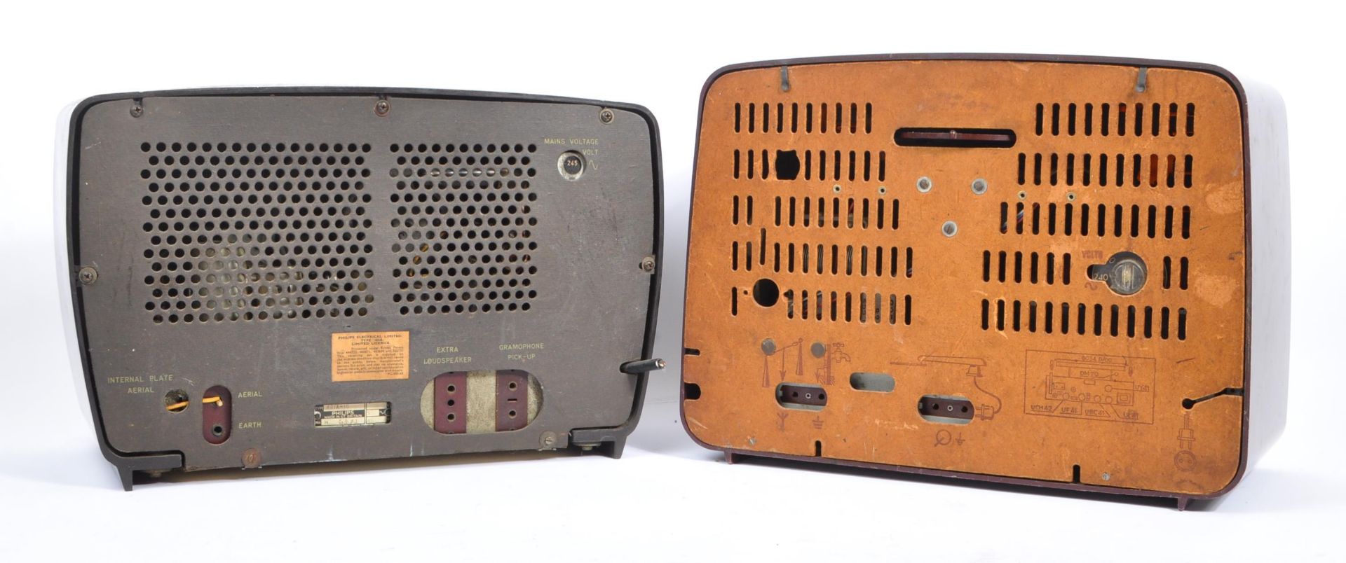 COLLECTION OF FIVE MID 20TH CENTURY TRANSISTOR RADIOS - Image 3 of 7
