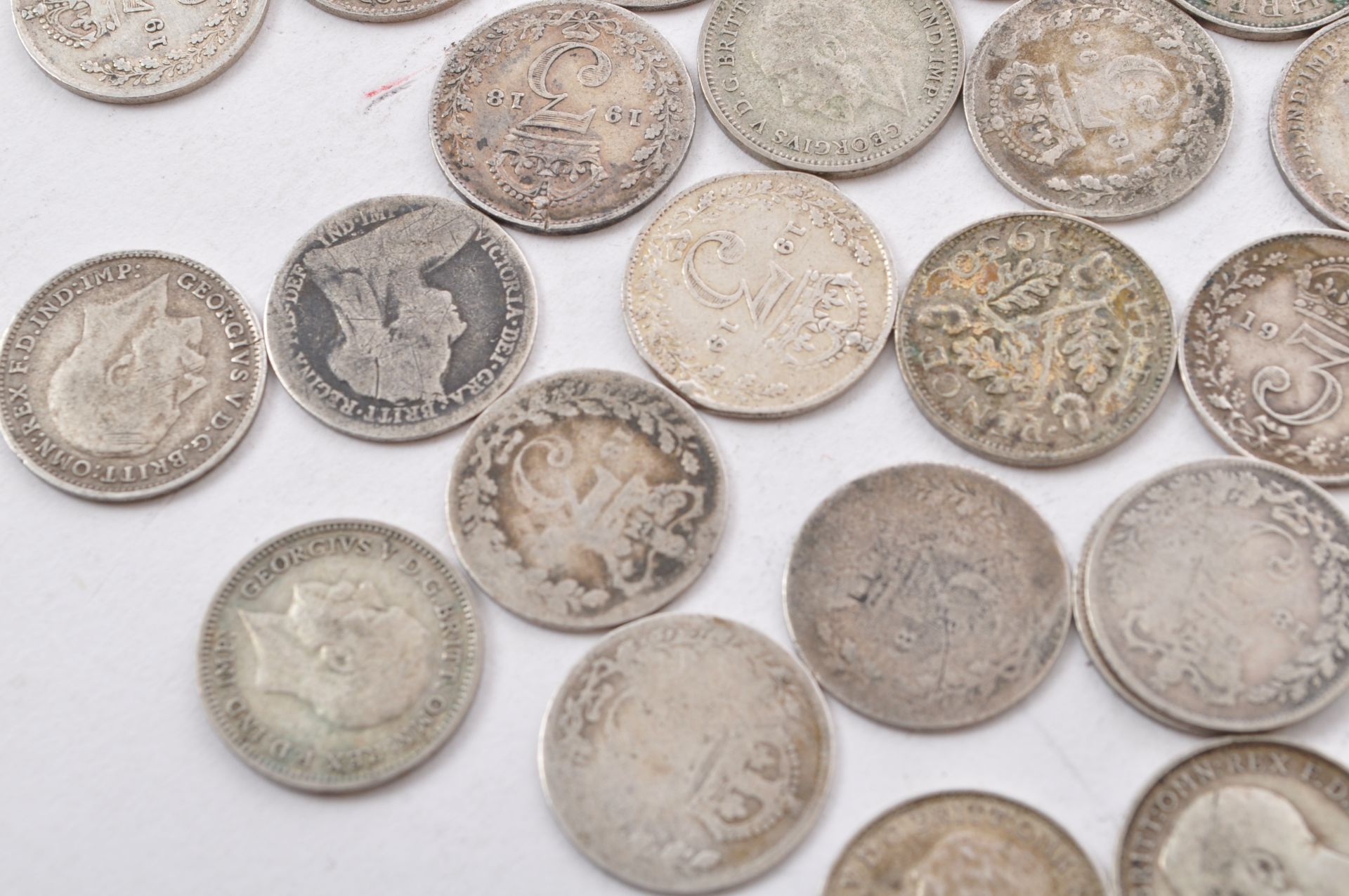 COLLECTION OF 19TH AND 20TH CENTURY SILVER THREE PENCE COINS - Image 3 of 9