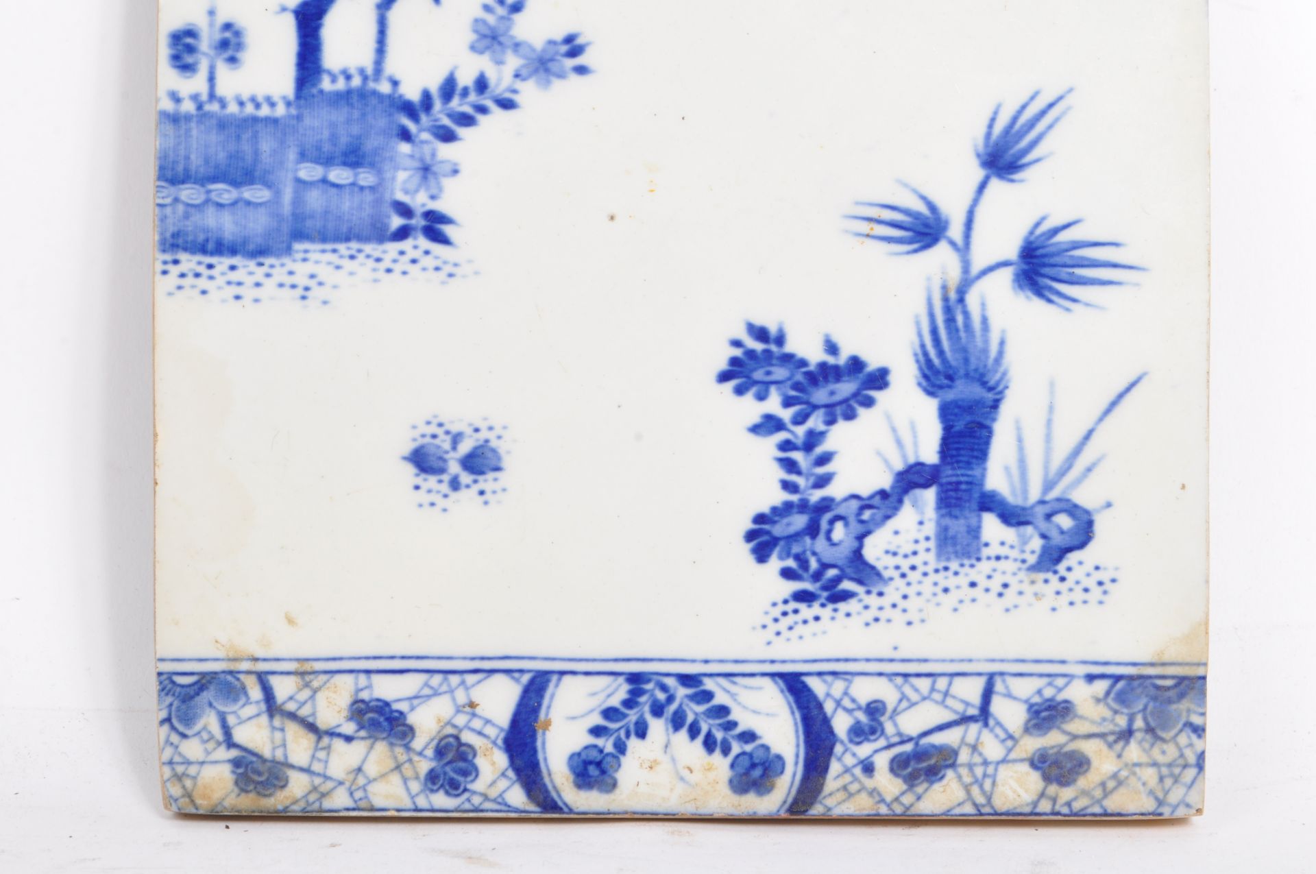 19TH CENTURY CHINESE BLUE AND WHITE TILE - Image 3 of 5
