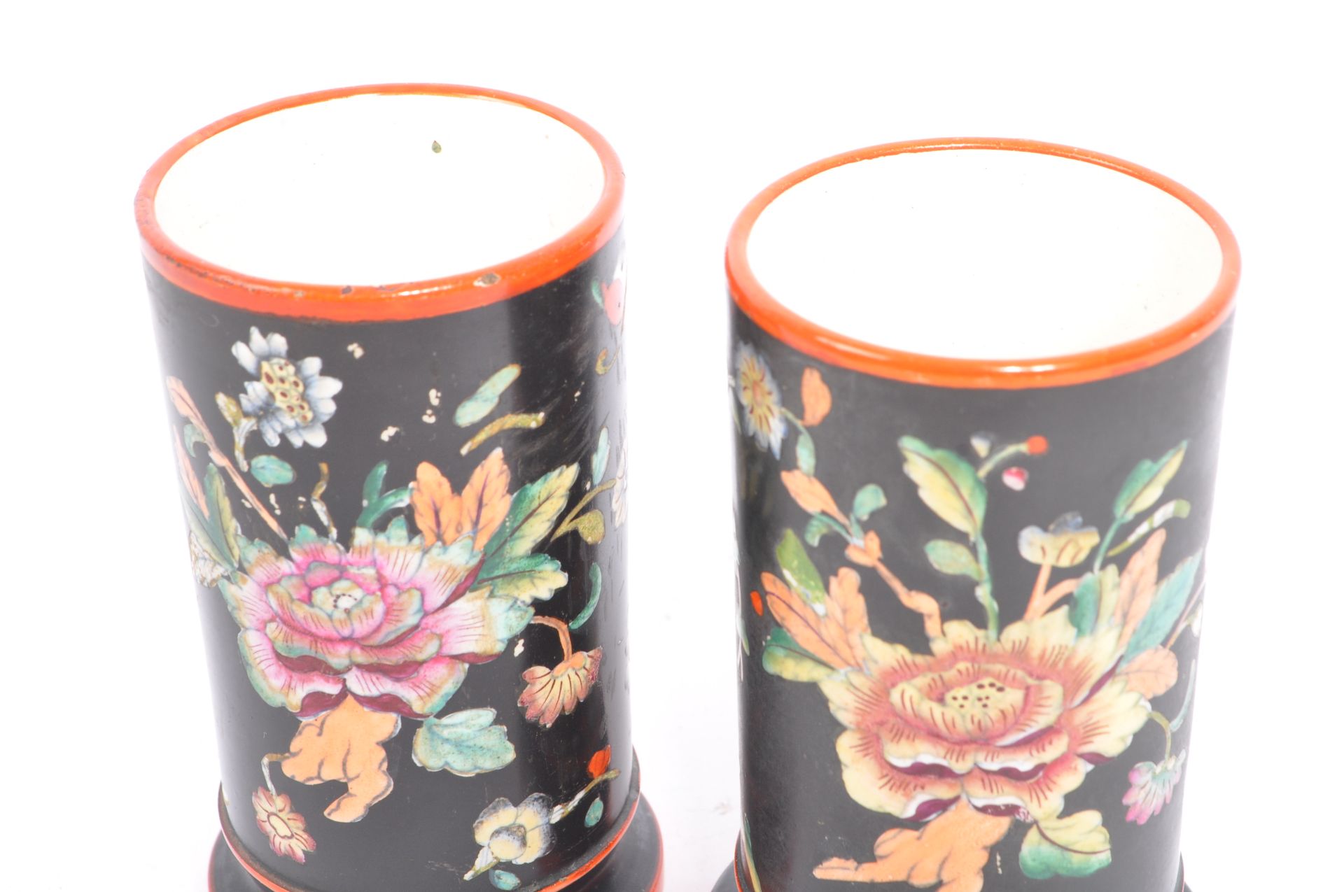 COLLECTION OF 19TH CENTURY POLYCHROME CHINOISERIE CERAMICS - Image 8 of 11
