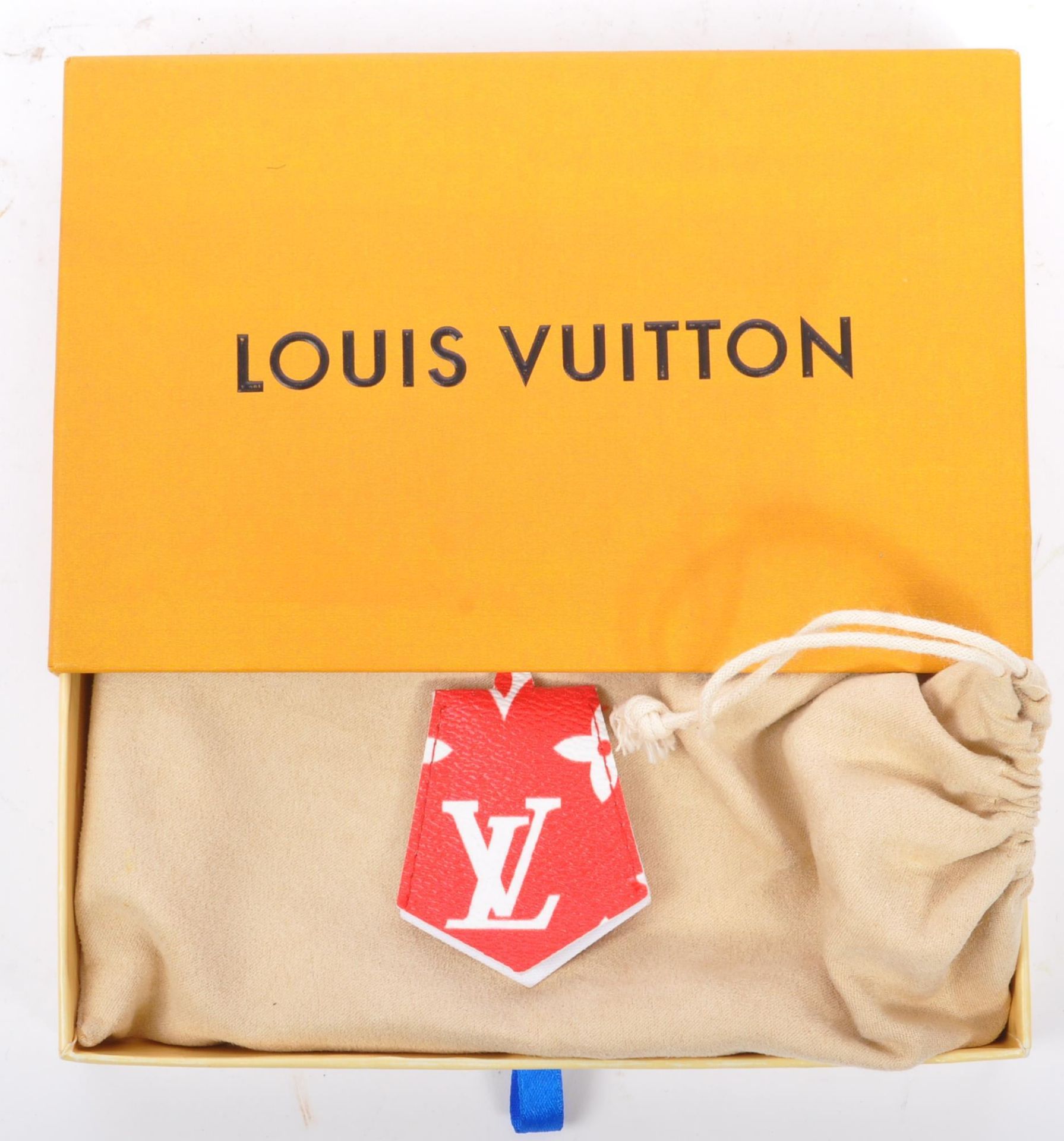 LOUIS VUITTON X SUPREME RED / GOLD IPHONE 7 CASE IN BOX - Image 3 of 7