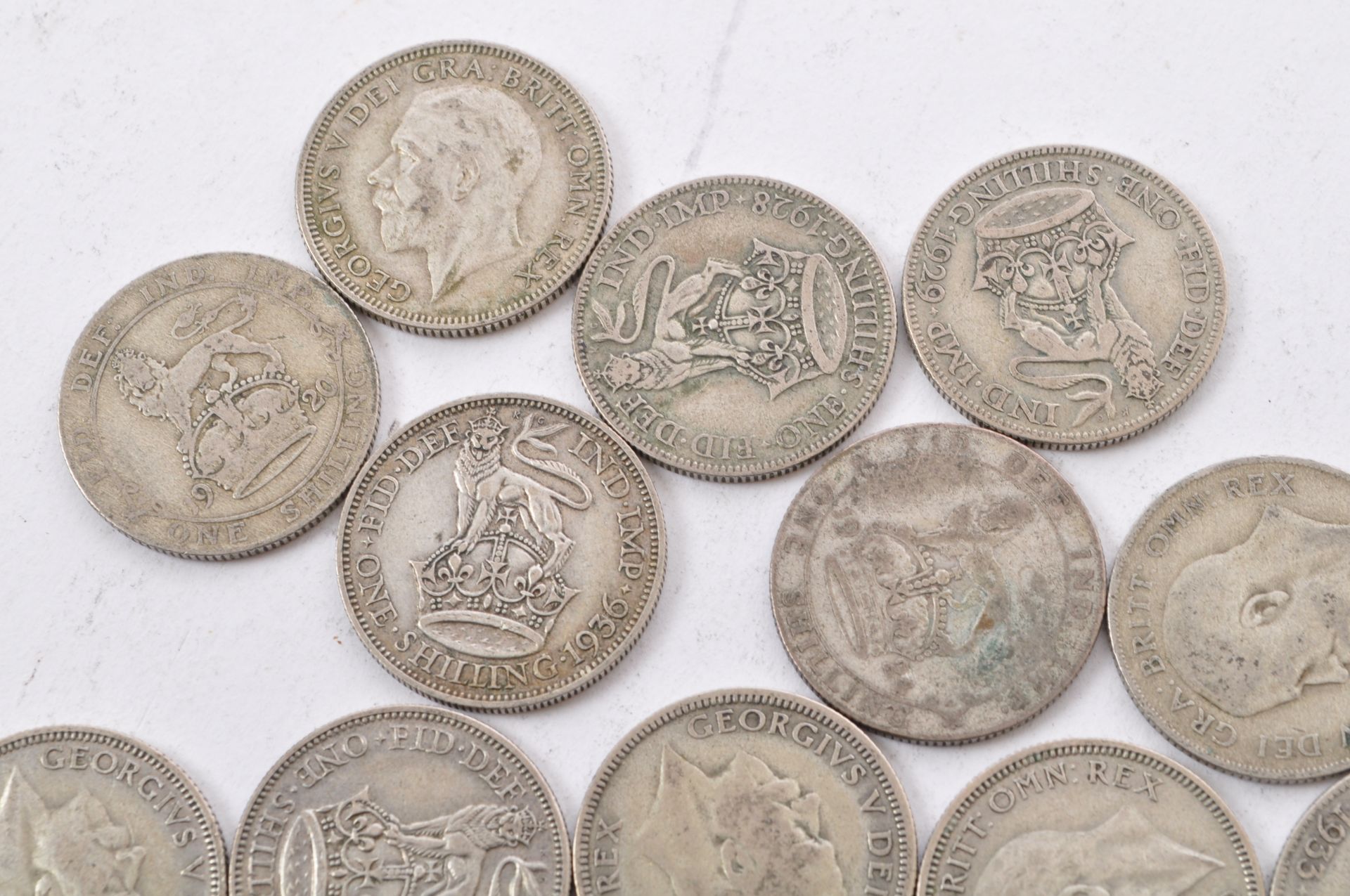 THIRTY PRE 1947 .500 SILVER GEORGE V SHILLINGS - Image 4 of 7