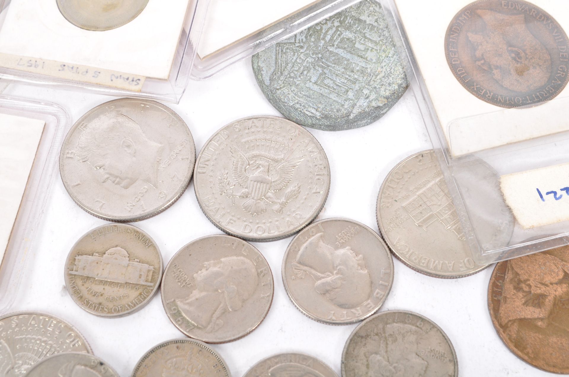 COLLECTION OF 20TH CENTURY FOREIGN COINS - Image 7 of 12