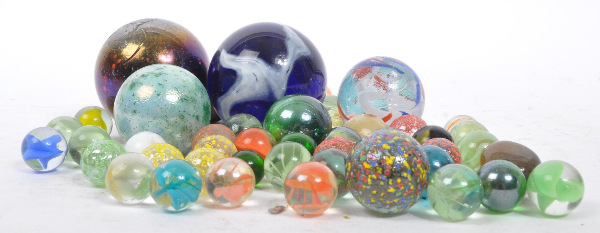 COLLECTION OF 20TH CENTURY GLASS MARBLES - Image 2 of 4