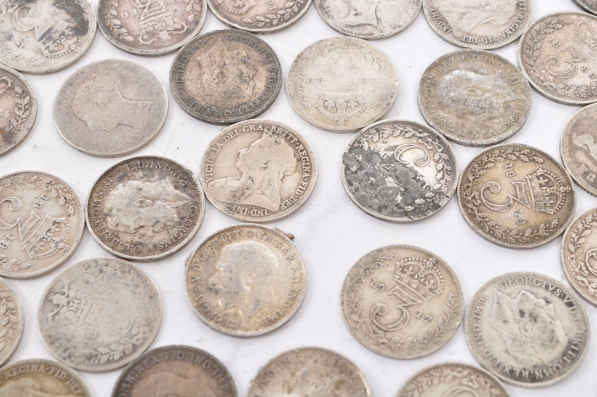 COLLECTION OF 19TH AND 20TH CENTURY SILVER THREE PENCE COINS - Image 8 of 8