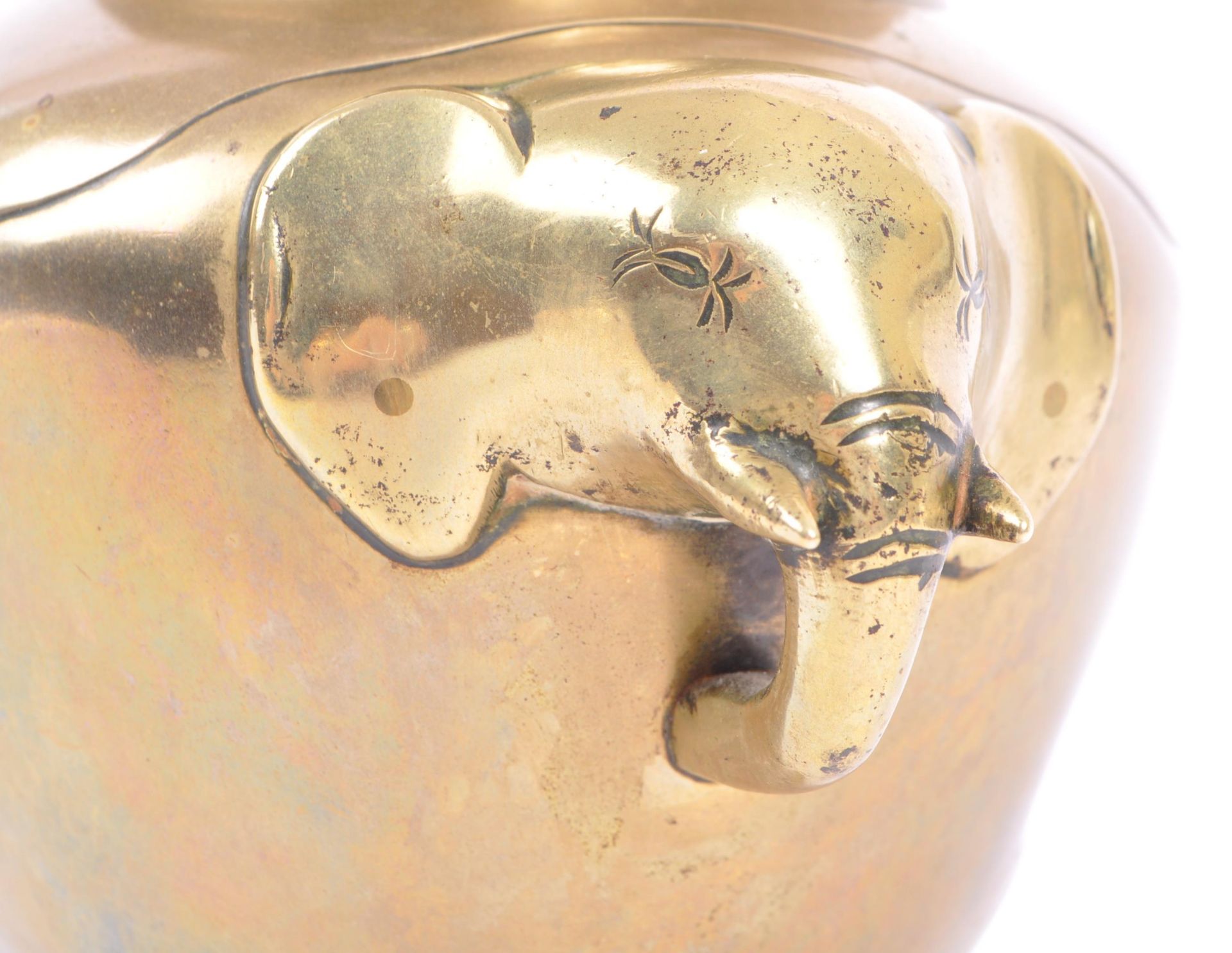 EARLY 20TH CENTURY BRASS ELEPHANT HEAD CENSOR - Image 5 of 5