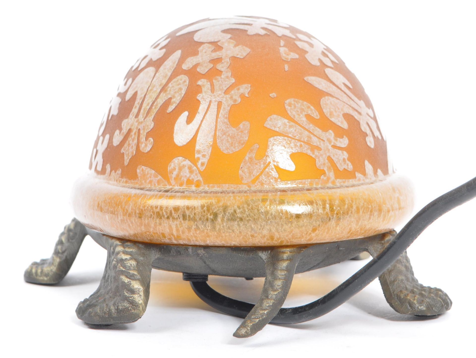 CONTEMPORARY REPRODUCTION TIFFANY STYLE TURTLE LAMP LIGHT - Image 4 of 7