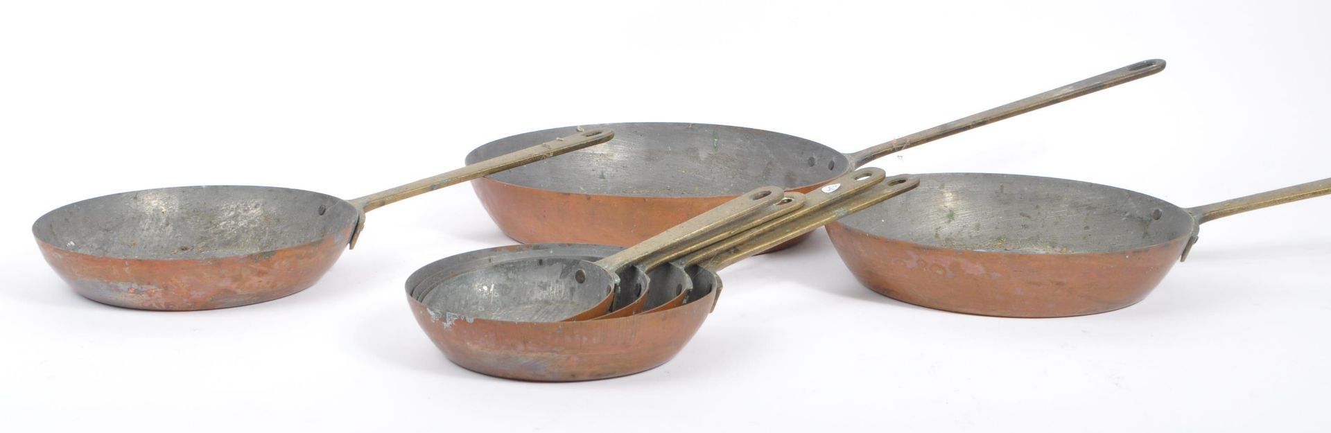 COLLECTION OF 19TH CENTURY VICTORIAN COPPER FRYING PANS - Image 5 of 7