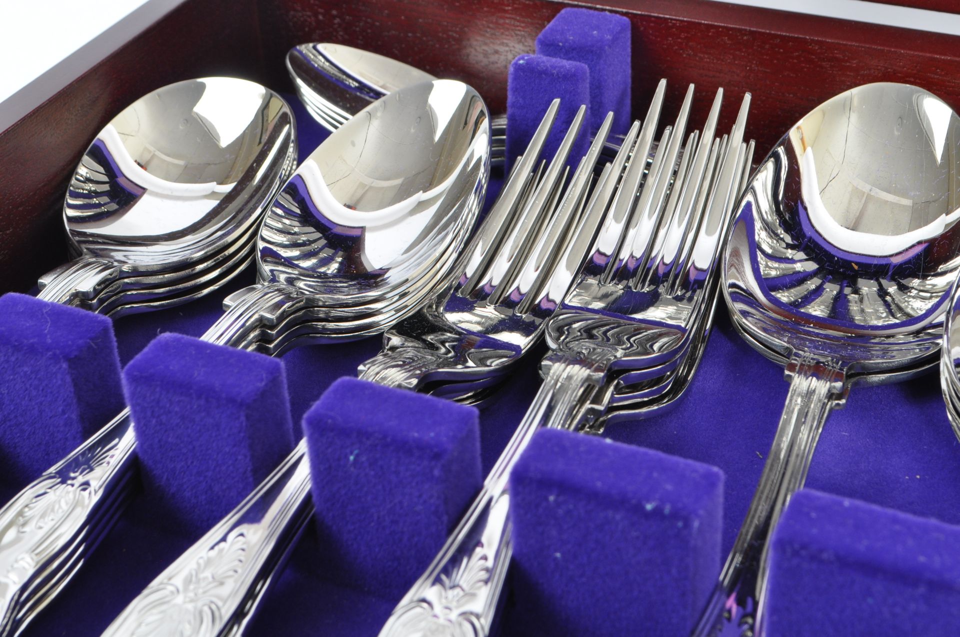 1970S STAINLESS STEEL CUTLERY SET BY ARTHUR PRICE INTERNATIONAL - Image 5 of 11