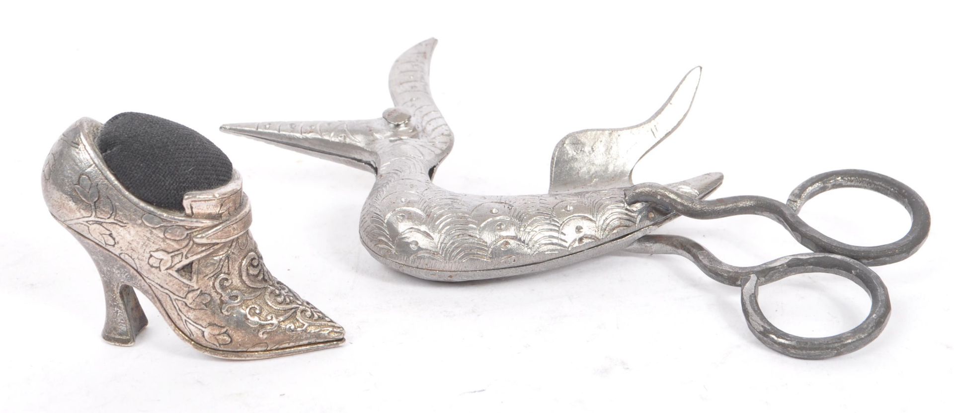 EARLY 20TH CENTURY SILVER PLATED PIN CUSHION & WICK TRIMMERS