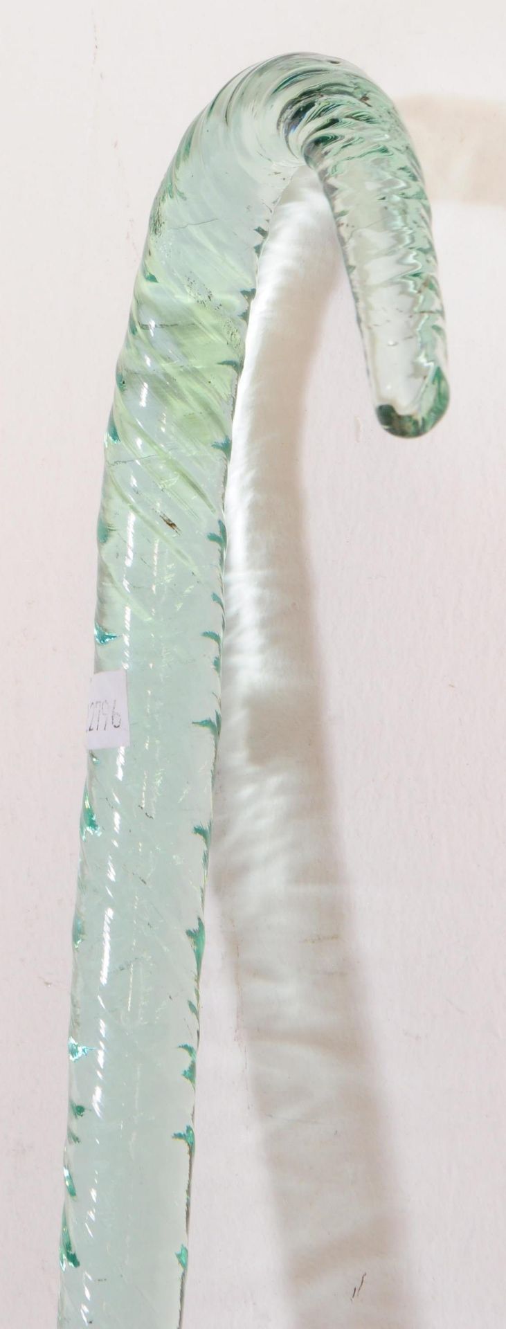 19TH CENTURY VICTORIAN GLASS WALKING STICK - Image 4 of 4