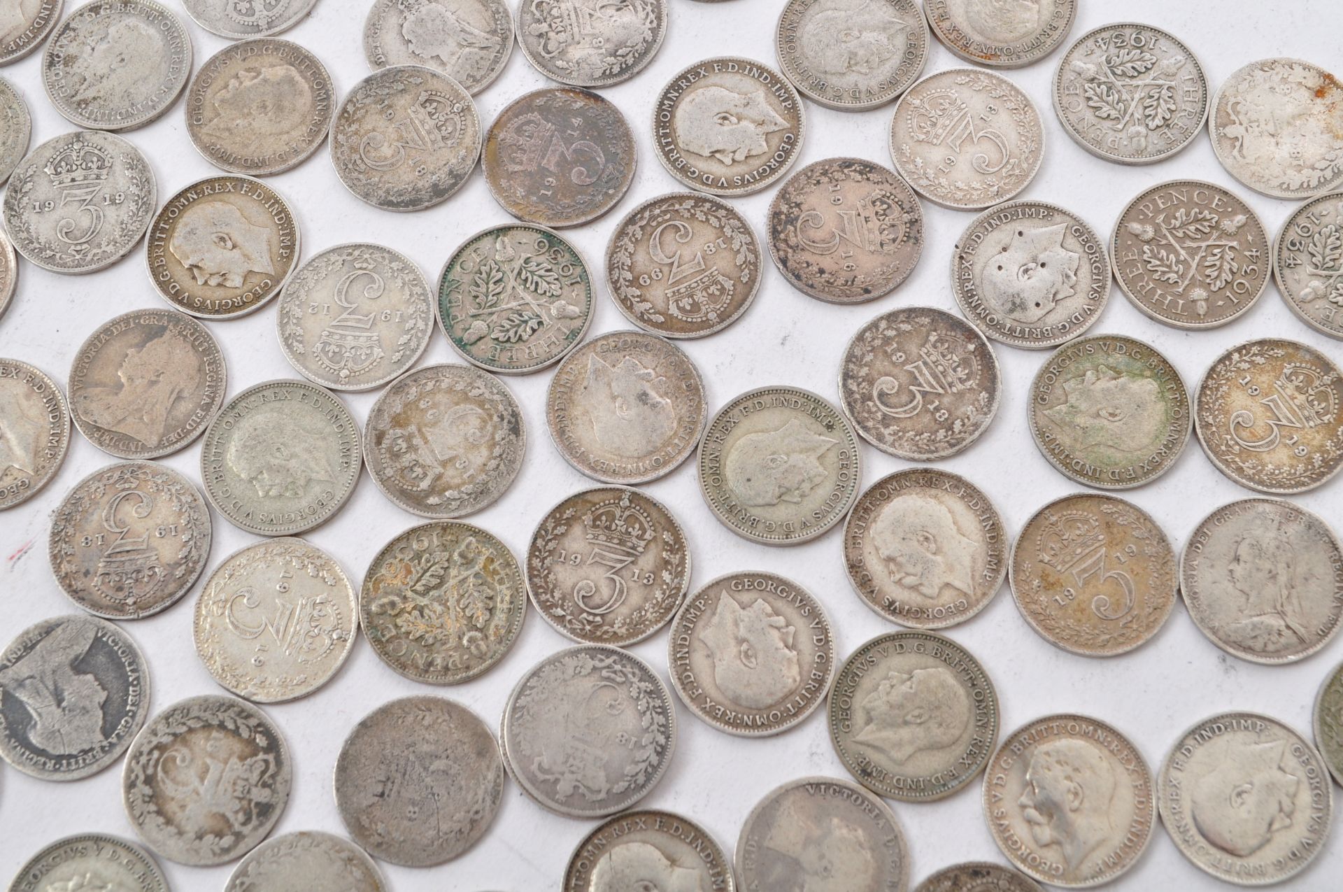 COLLECTION OF 19TH AND 20TH CENTURY SILVER THREE PENCE COINS - Image 9 of 9