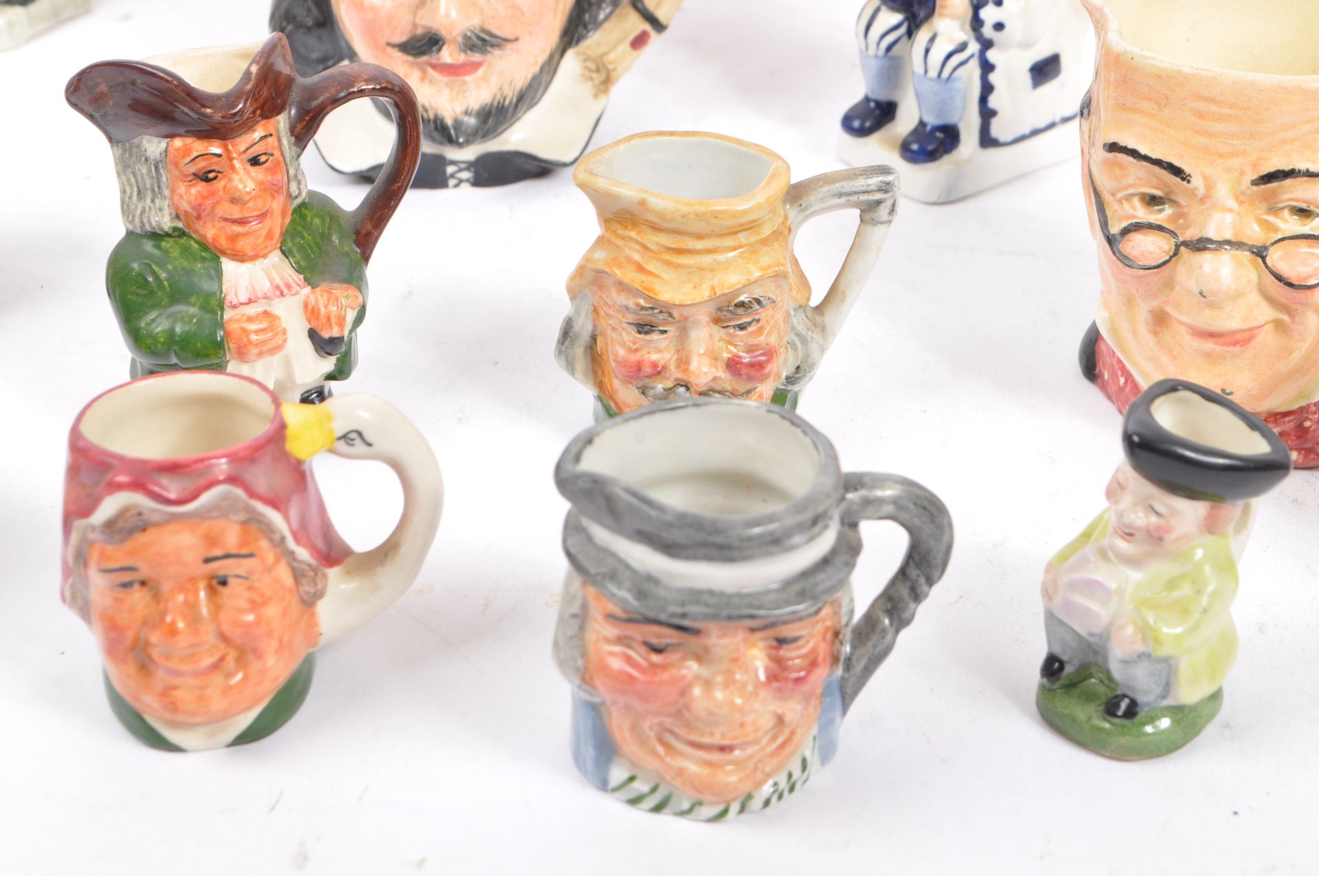 COLLECTION OF MINIATURE 19TH & 20TH CENTURY CERAMIC TOBY JUGS - Bild 3 aus 13