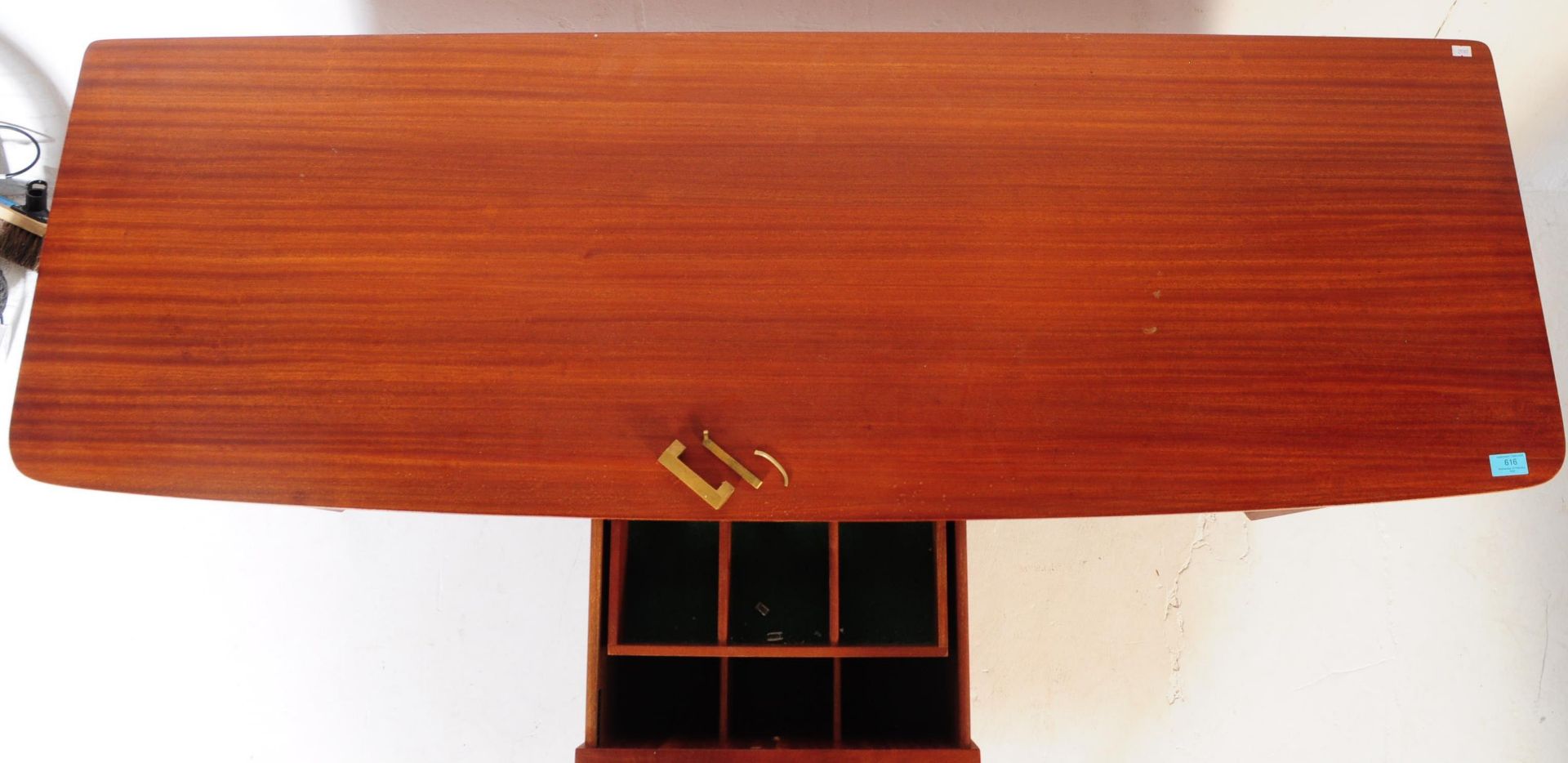 1950S 'VANSON' WALNUT SIDEBOARD CREDENZA BY PETER HAYWARD - Image 3 of 9