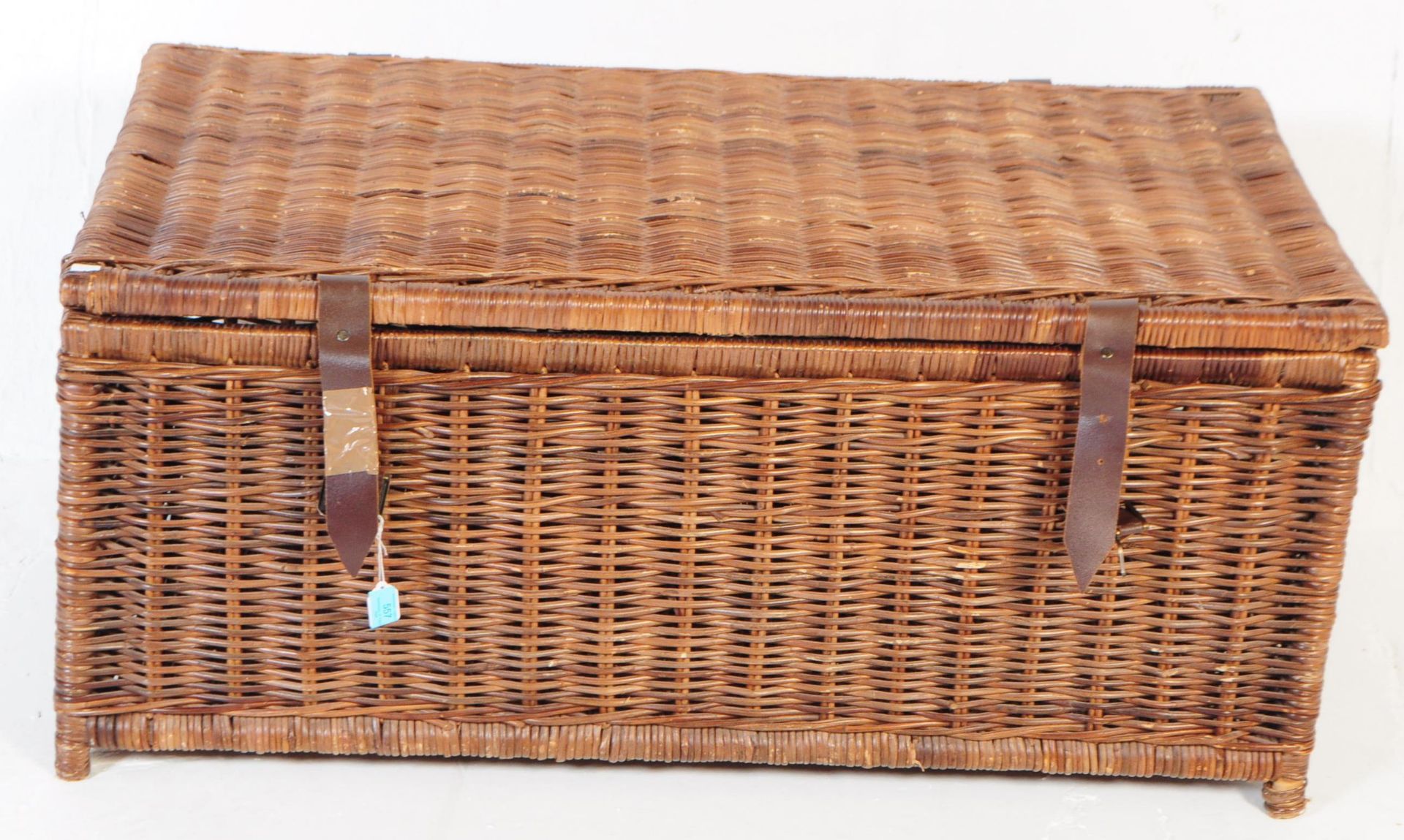 LARGE VINTAGE 20TH CENTURY WICKER STORAGE HAMPER - Image 2 of 6