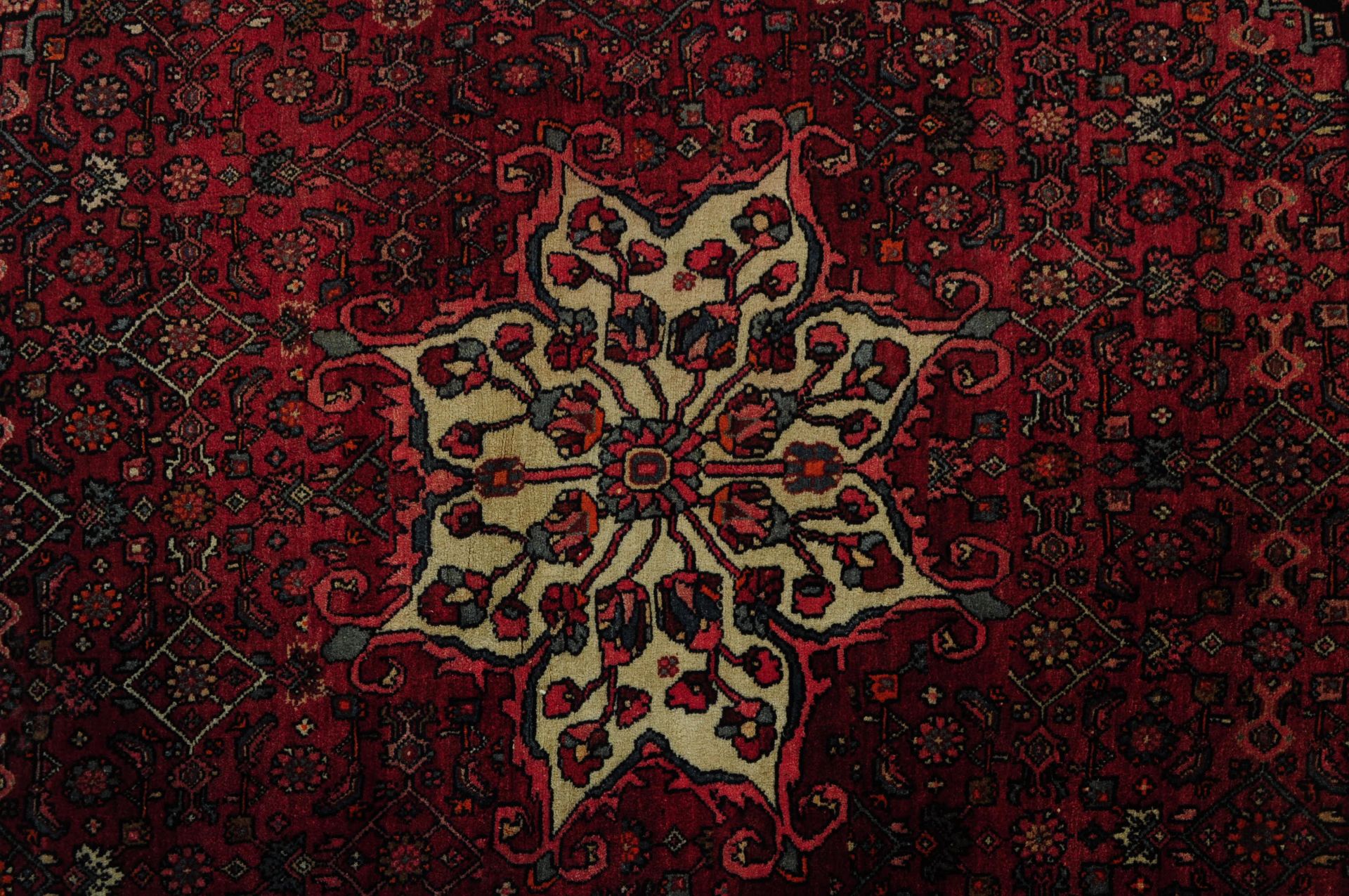 20TH CENTURY WEST PERSIAN KURDISH BIDJAR RUG - Image 2 of 4