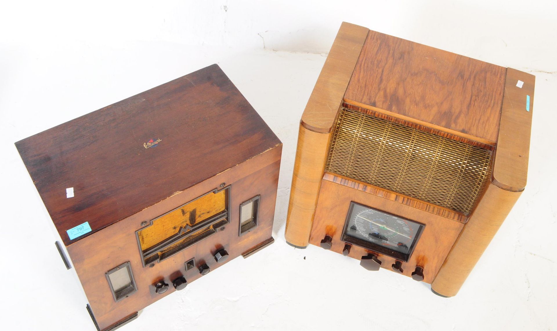 TWO EARLY 20TH CENTURY VALVE RADIO RECEIVERS - Bild 2 aus 4