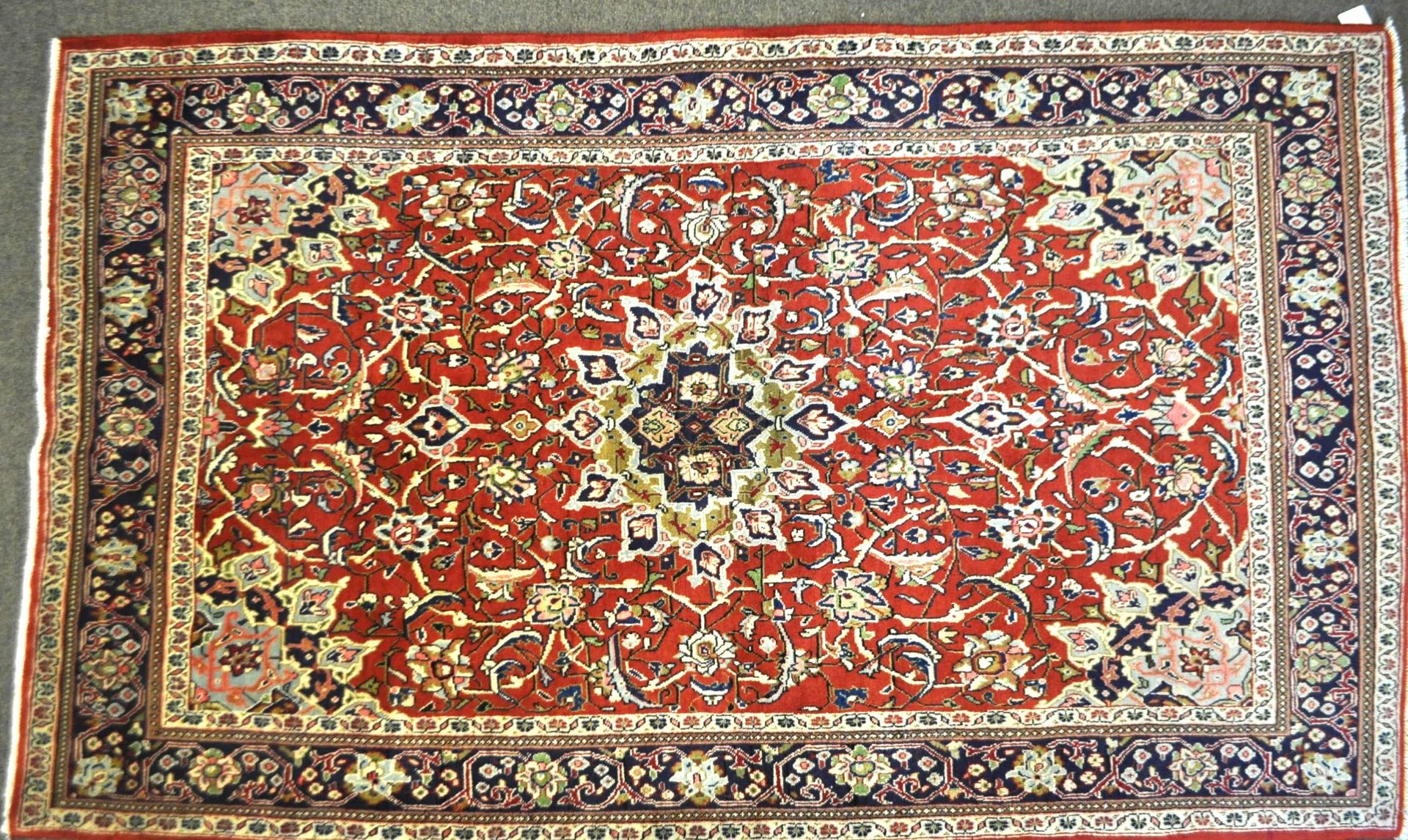 NORTH WEST PERSIAN SAROUK RUG