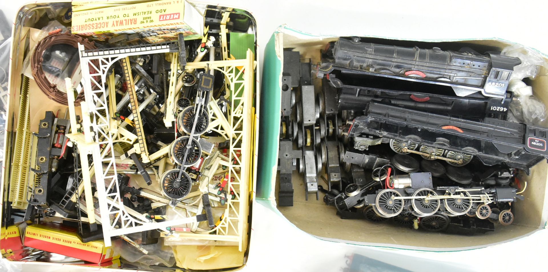 MODEL RAILWAY - ASSORTED PIECES FOR SPARES / REPAIRS - Image 3 of 8