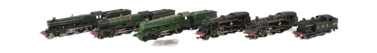 COLLECTION OF VINTAGE HORNBY DUBLO OO GAUGE MODEL RAILWAY LOCOMOTIVES