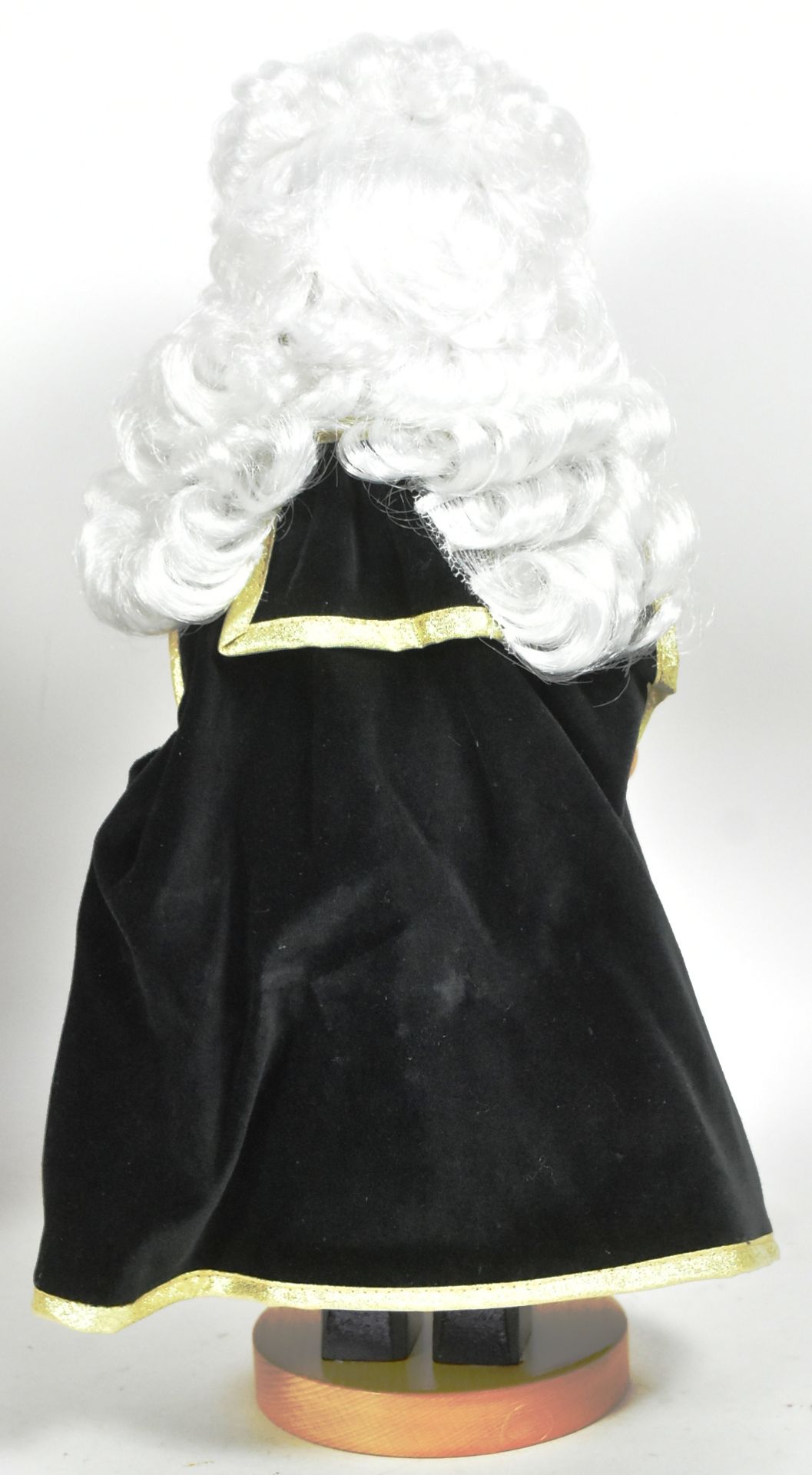 STEINBACH NUTCRACKER - JUDGE - 17" SCALE GERMAN NUTCRACKER FIGURE - Image 4 of 5