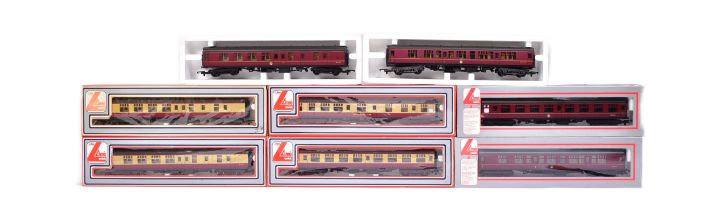 COLLECTION OF LIMA OO GAUGE TRAINSET LOCOMOTIVE COACHES