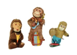 TINPLATE TOYS - X3 TINPLATE CLOCKWORK TOY MONKEYS