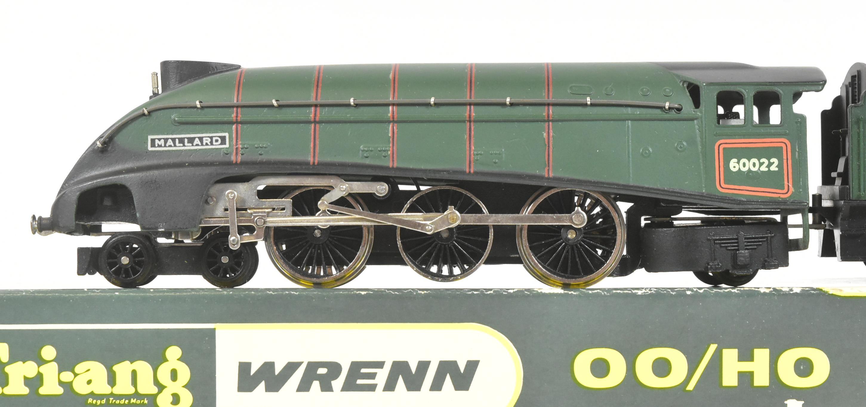 MODEL RAILWAY - WRENN OO GAUGE MALLARD LOCOMOTIVE - Image 2 of 5