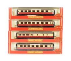 FOUR VINTAGE HORNBY OO GAUGE MODEL RAILWAY TRAINSET COACHES