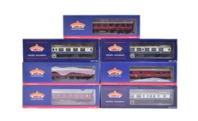 MODEL RAILWAY - BOXED OO GAUGE ROLLING STOCK CARRIAGES