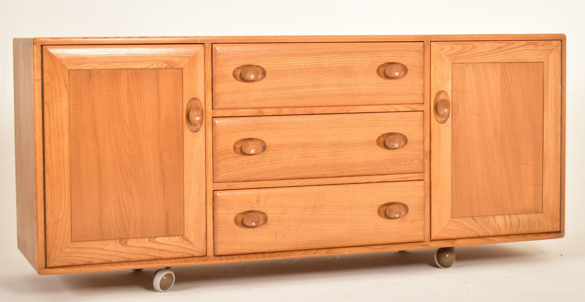 ERCOL - WINDSOR RANGE - MID CENTURY ELM SIDEBOARD