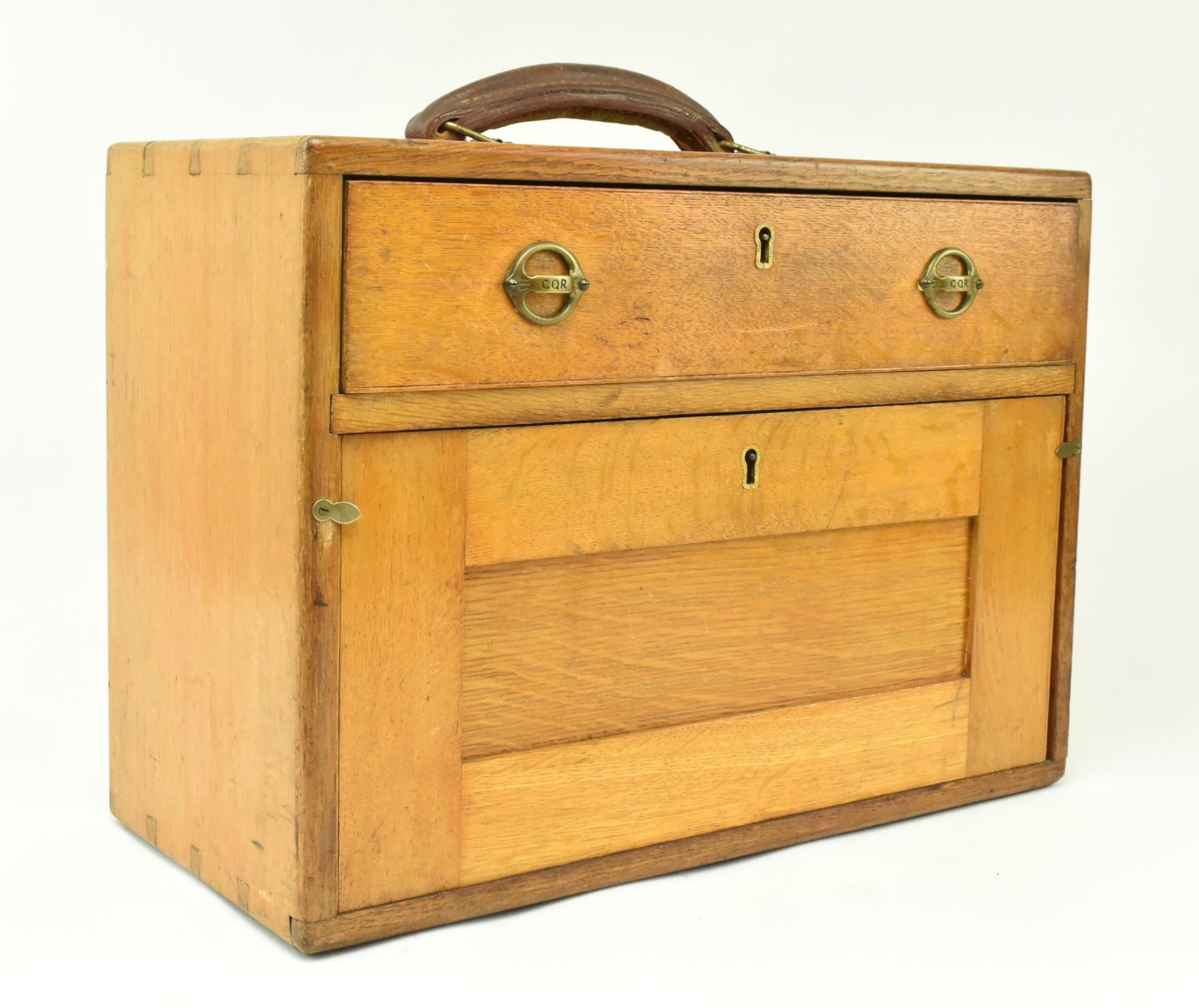 20TH CENTURY CQR OAK ENGINEERS WORKMAN'S TOOL CHEST - Image 2 of 7